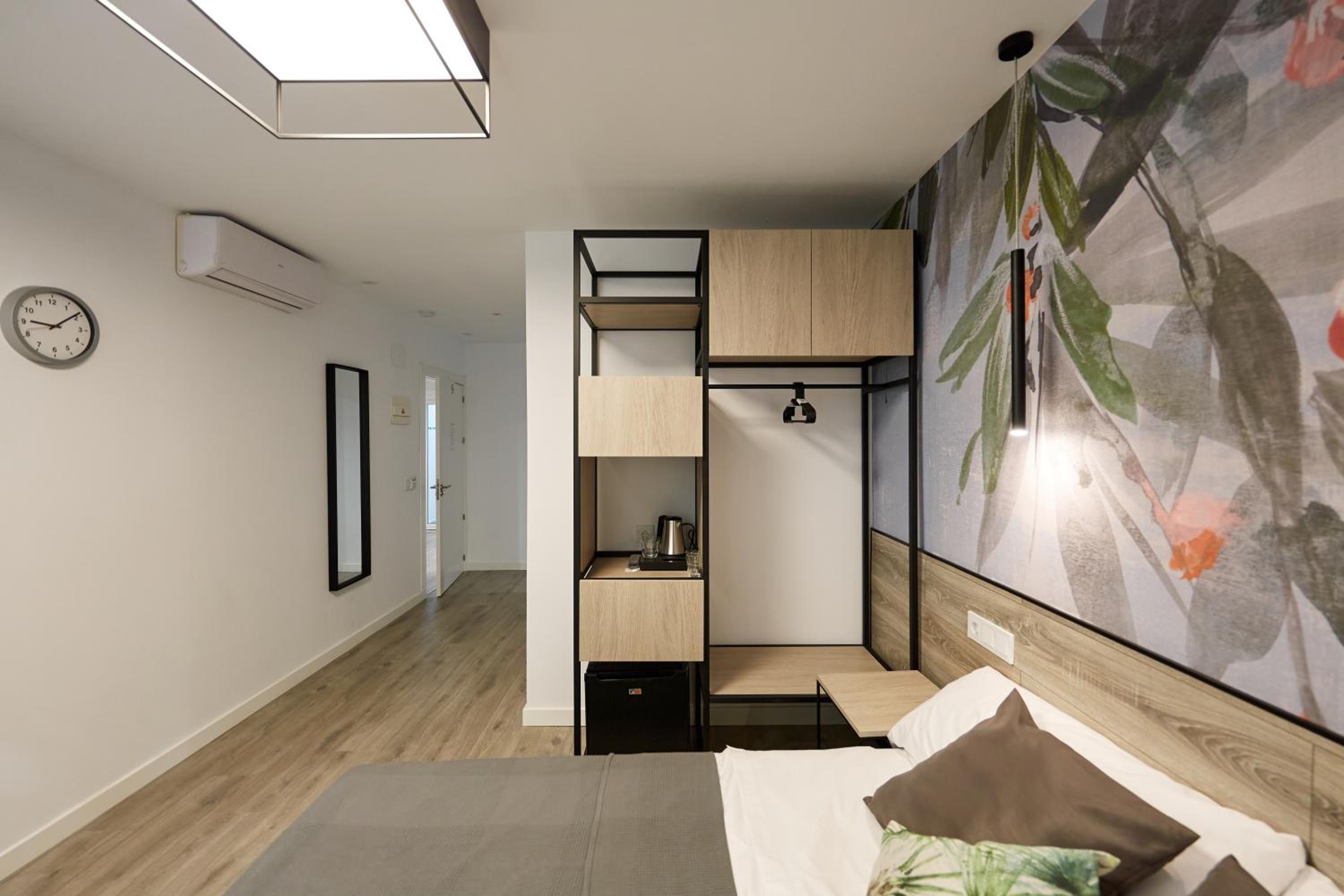 Large Double Room - Photo 8