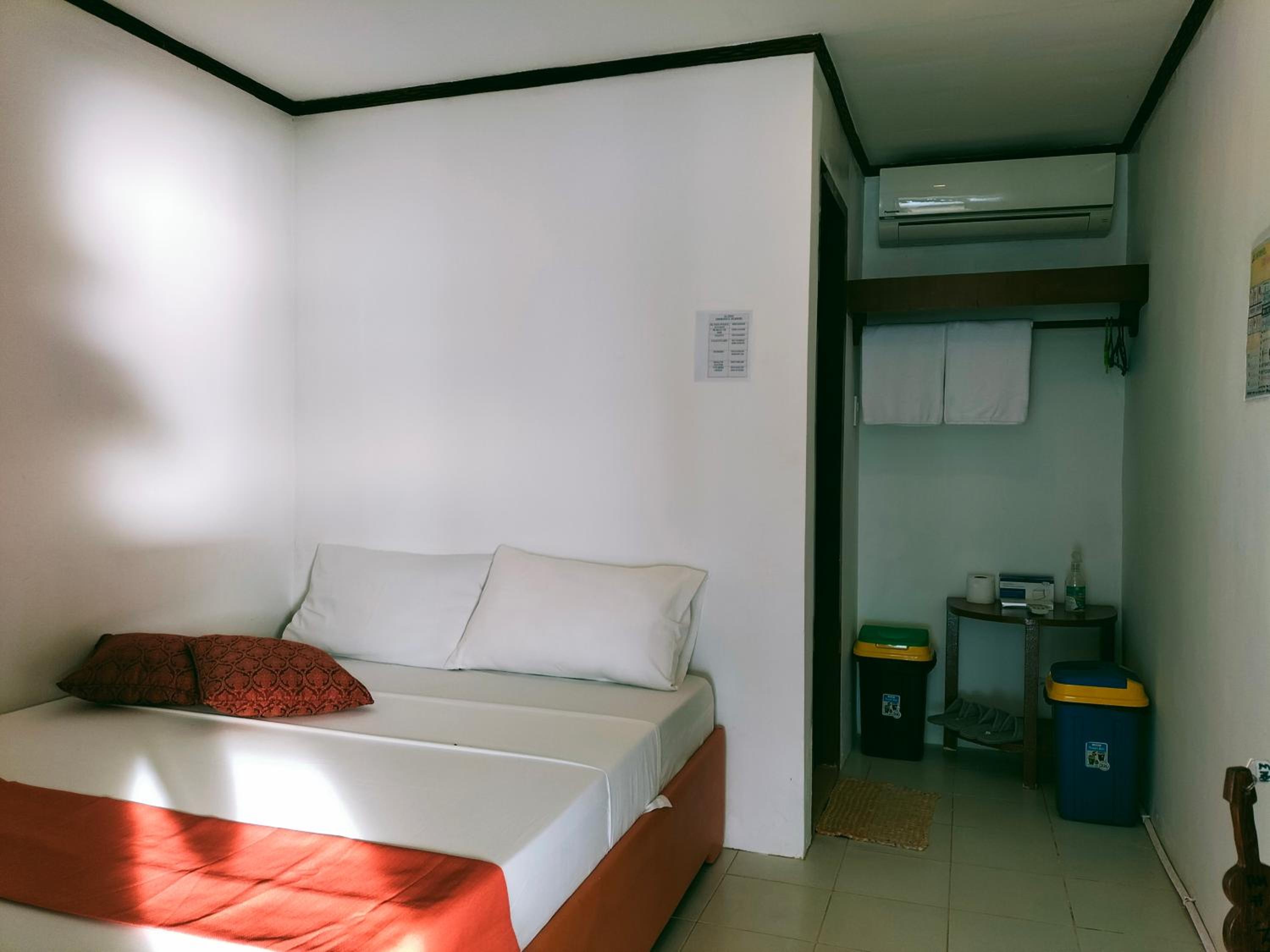 Bungalow Room with Aircon  photo 2