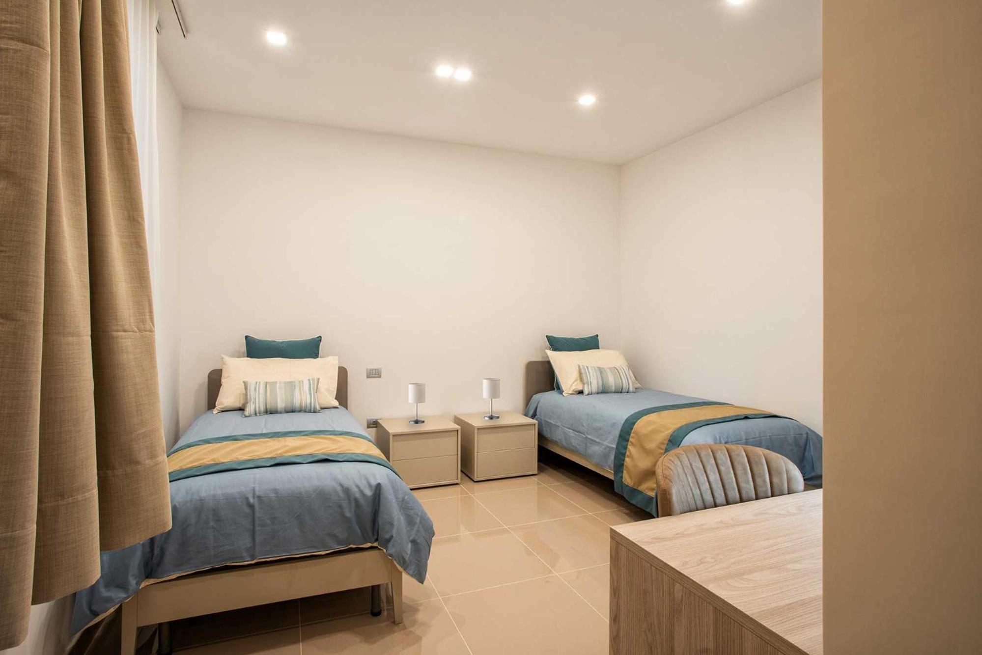 Deluxe apartment  side sea view