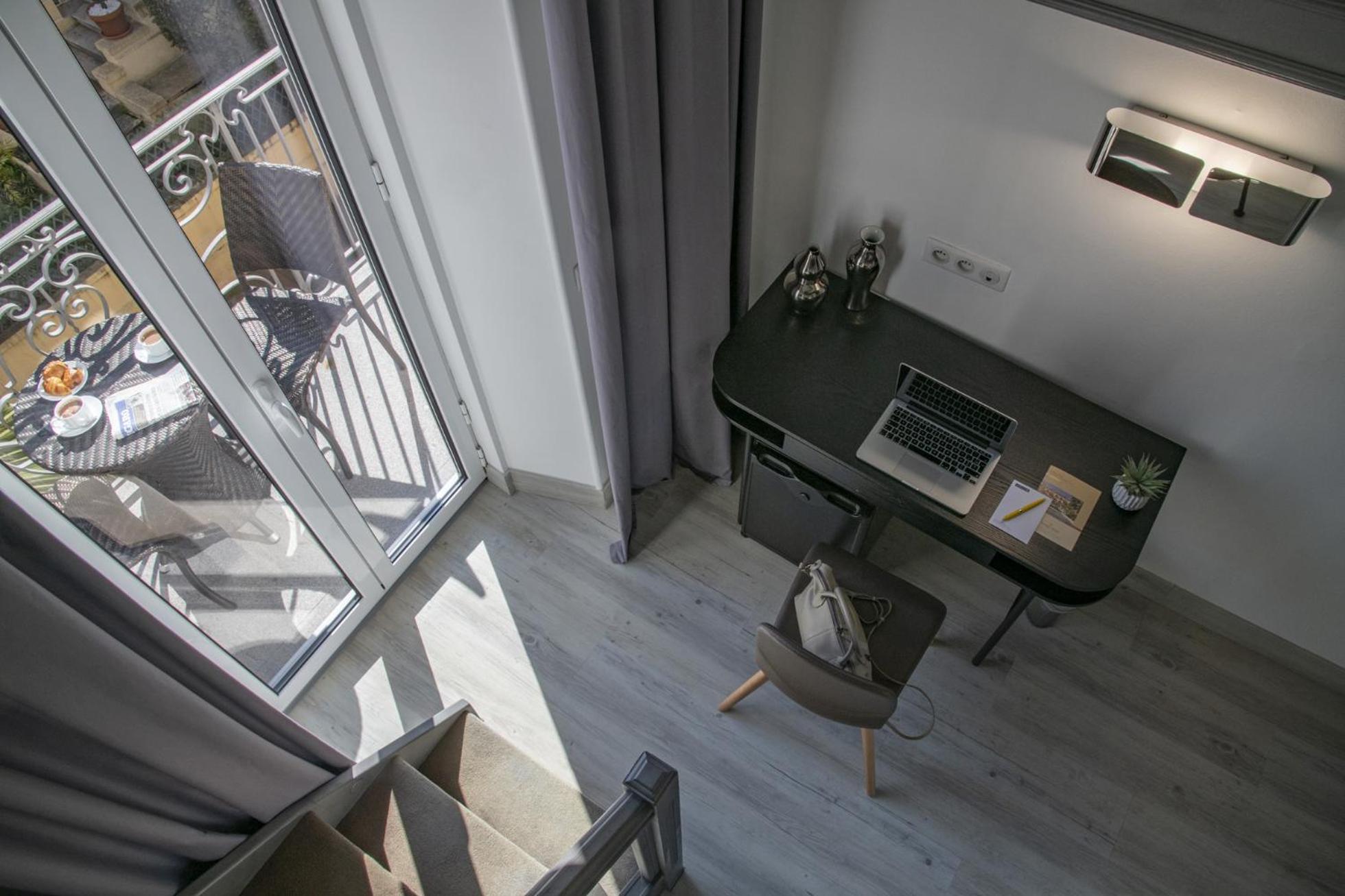 Triple Room - Photo 6