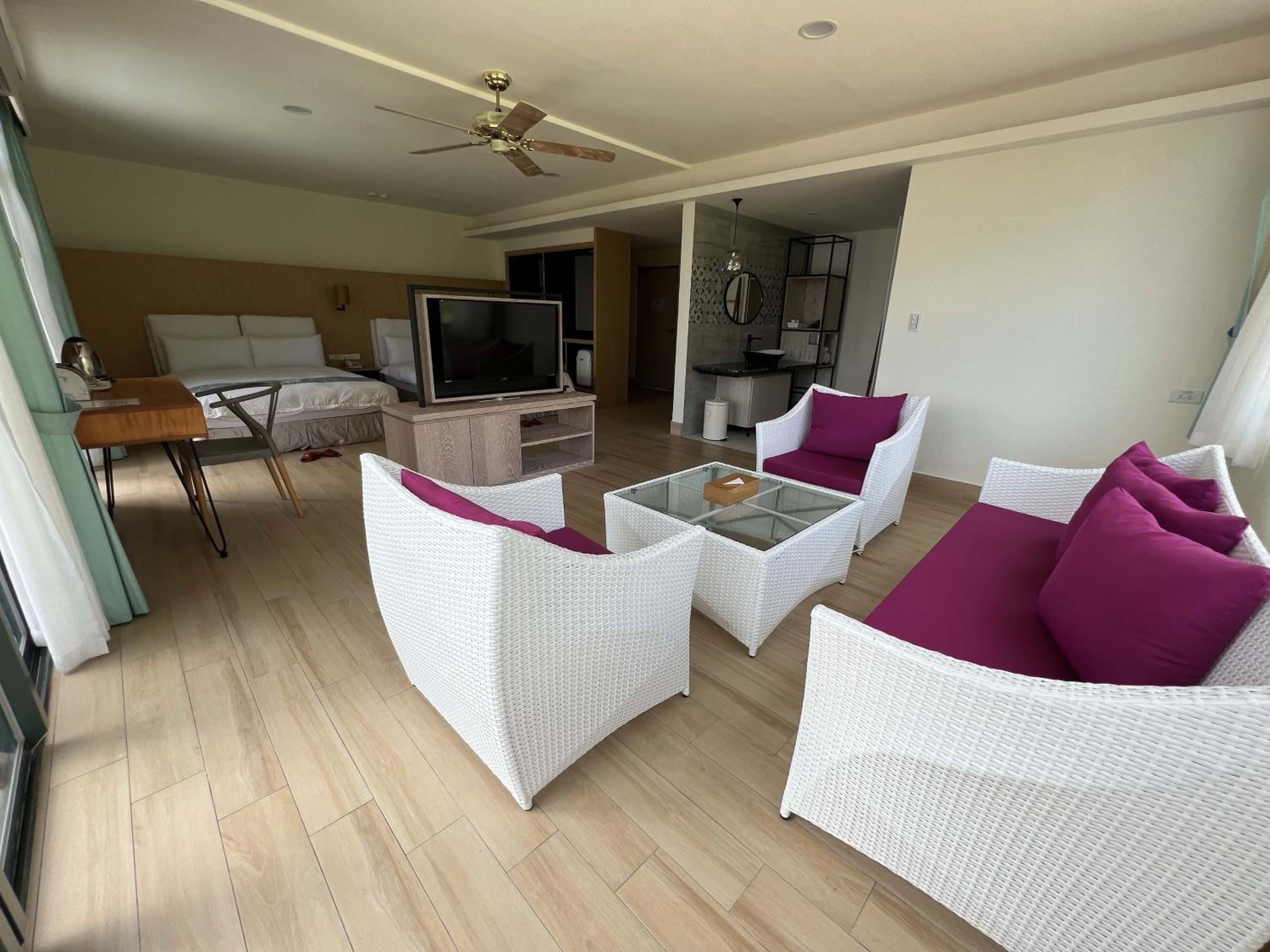 Deluxe Twin Room with Sea View