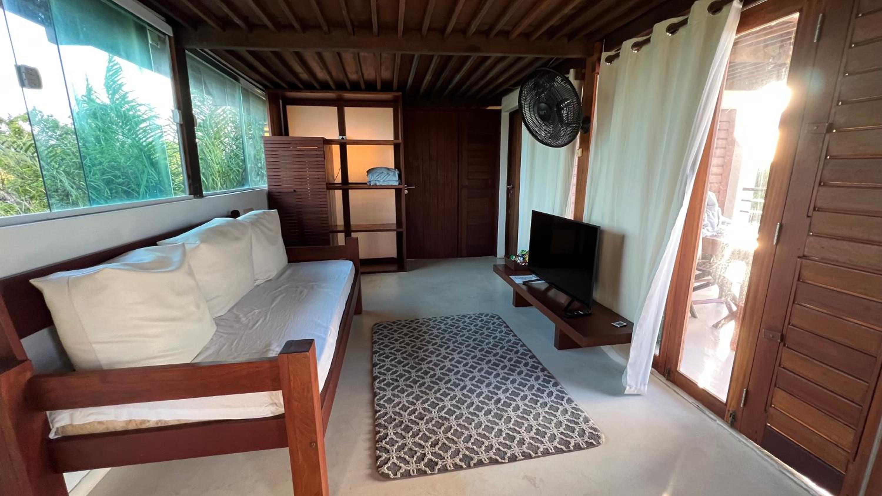 Master Loft with Hot Tub - No kitchen