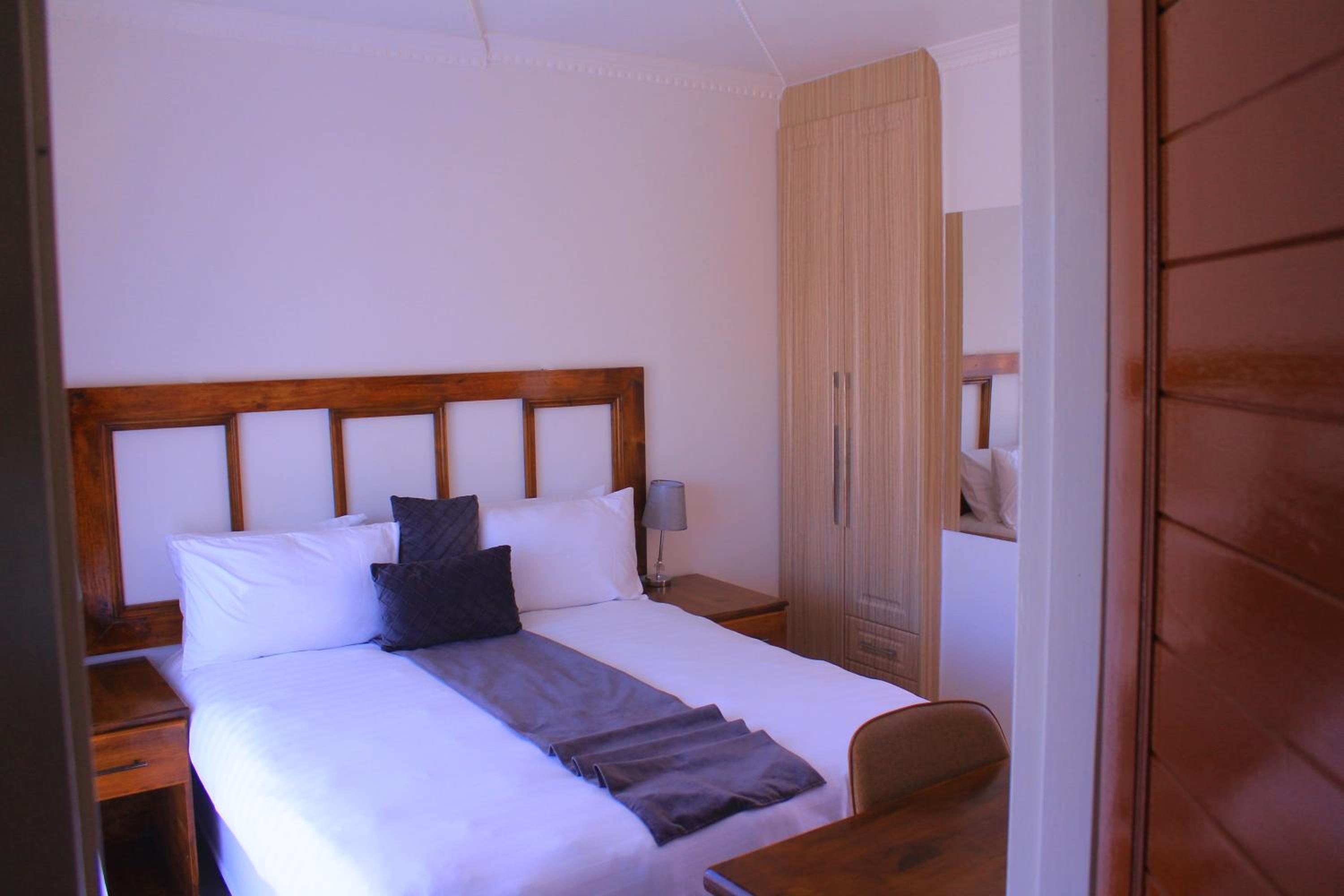 Double Room with Private Bathroom photo 1
