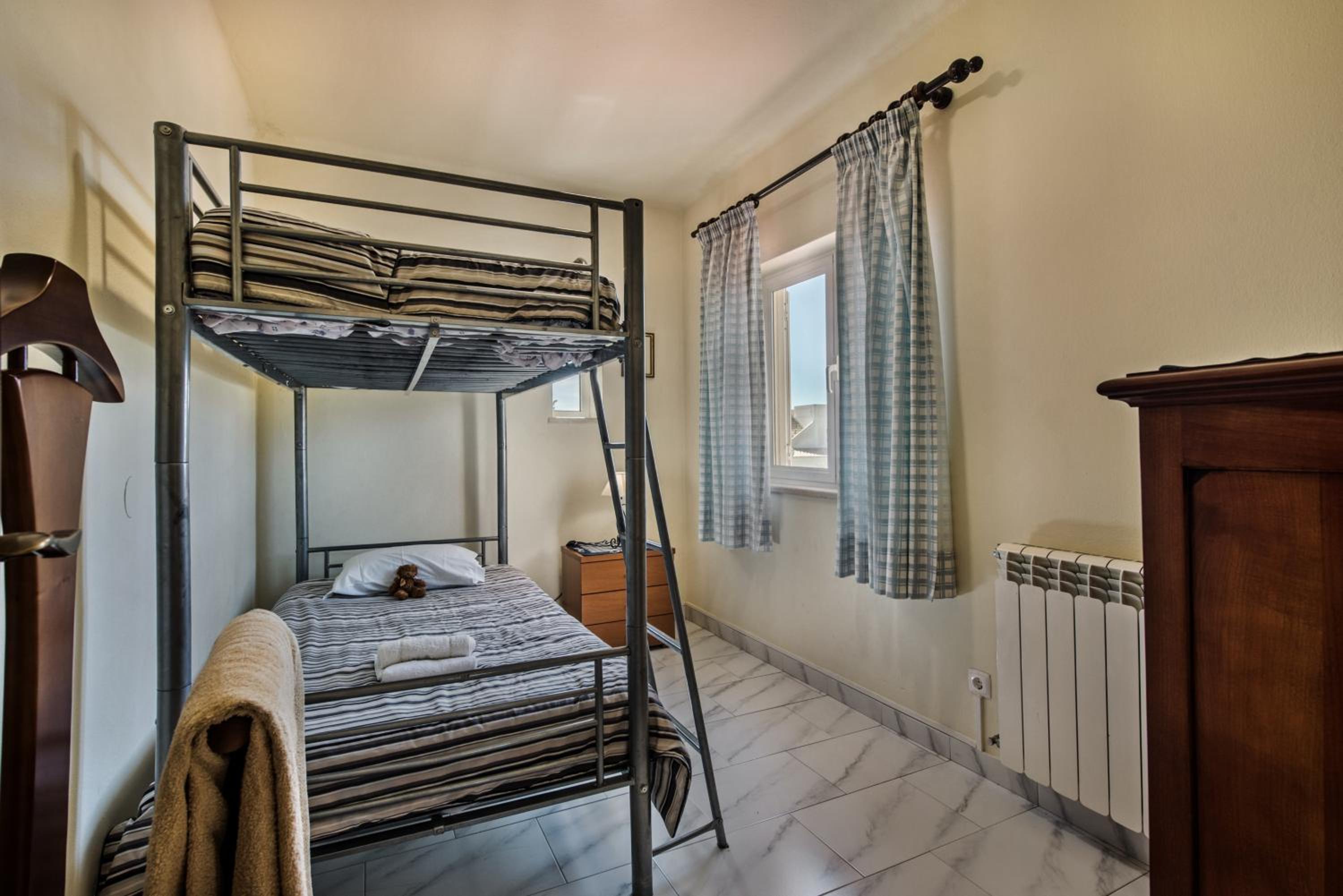 Five-Bedroom Villa photo 1
