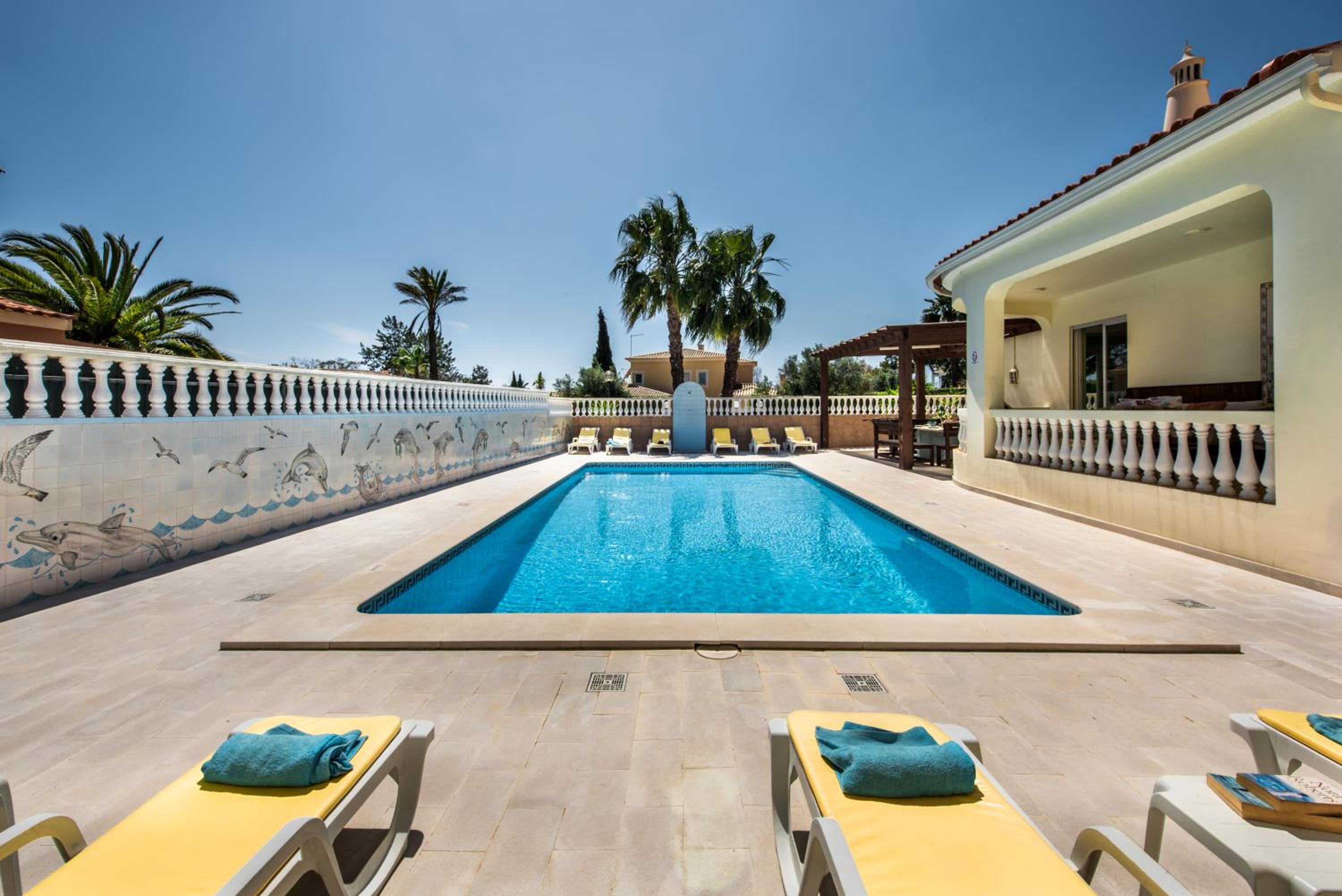 Five-Bedroom Villa photo 2