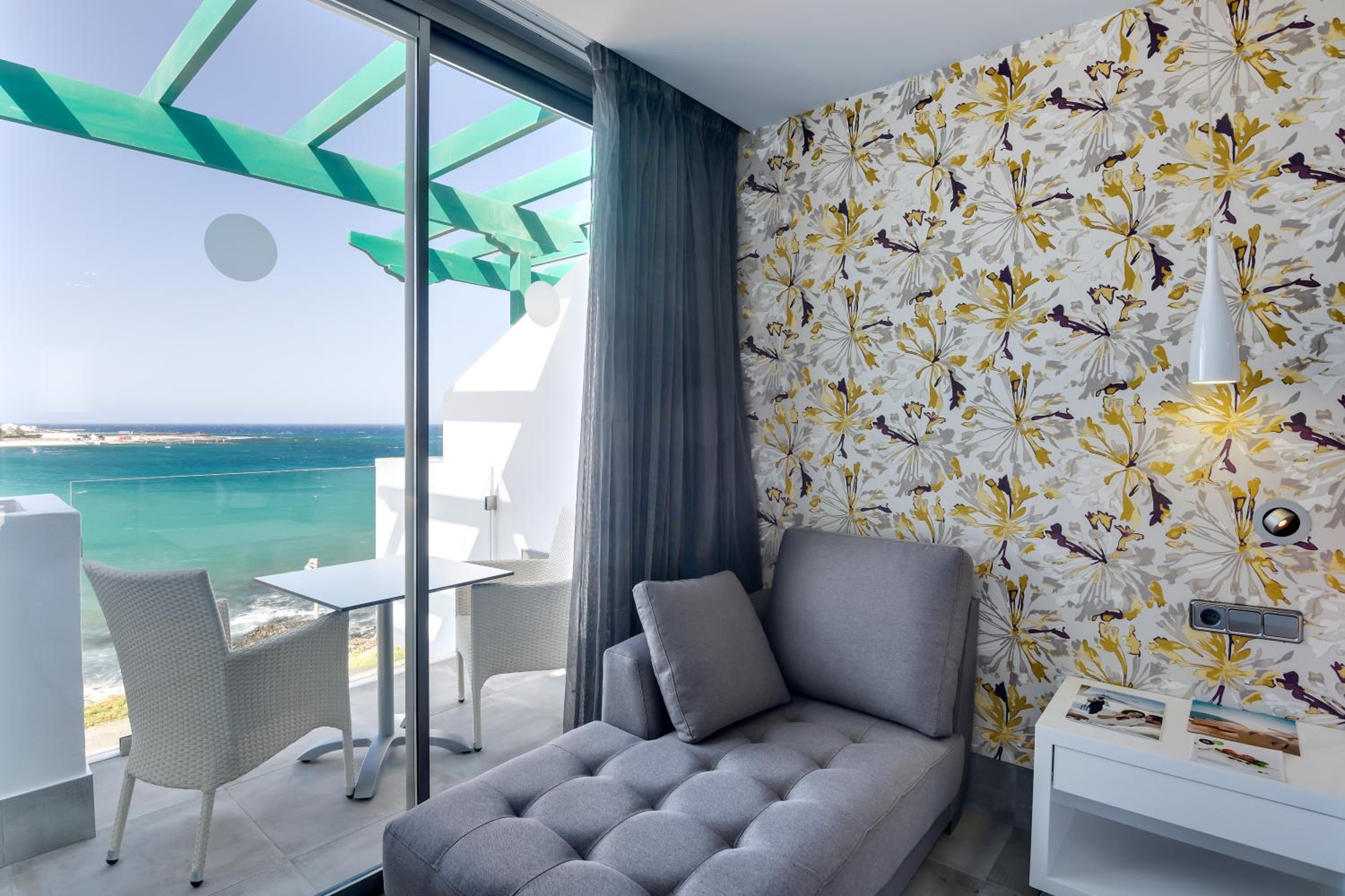 Habitación Doble Deluxe con Balcón y Vista al Mar Habitación Doble Deluxe con Balcón y Vista al Mar