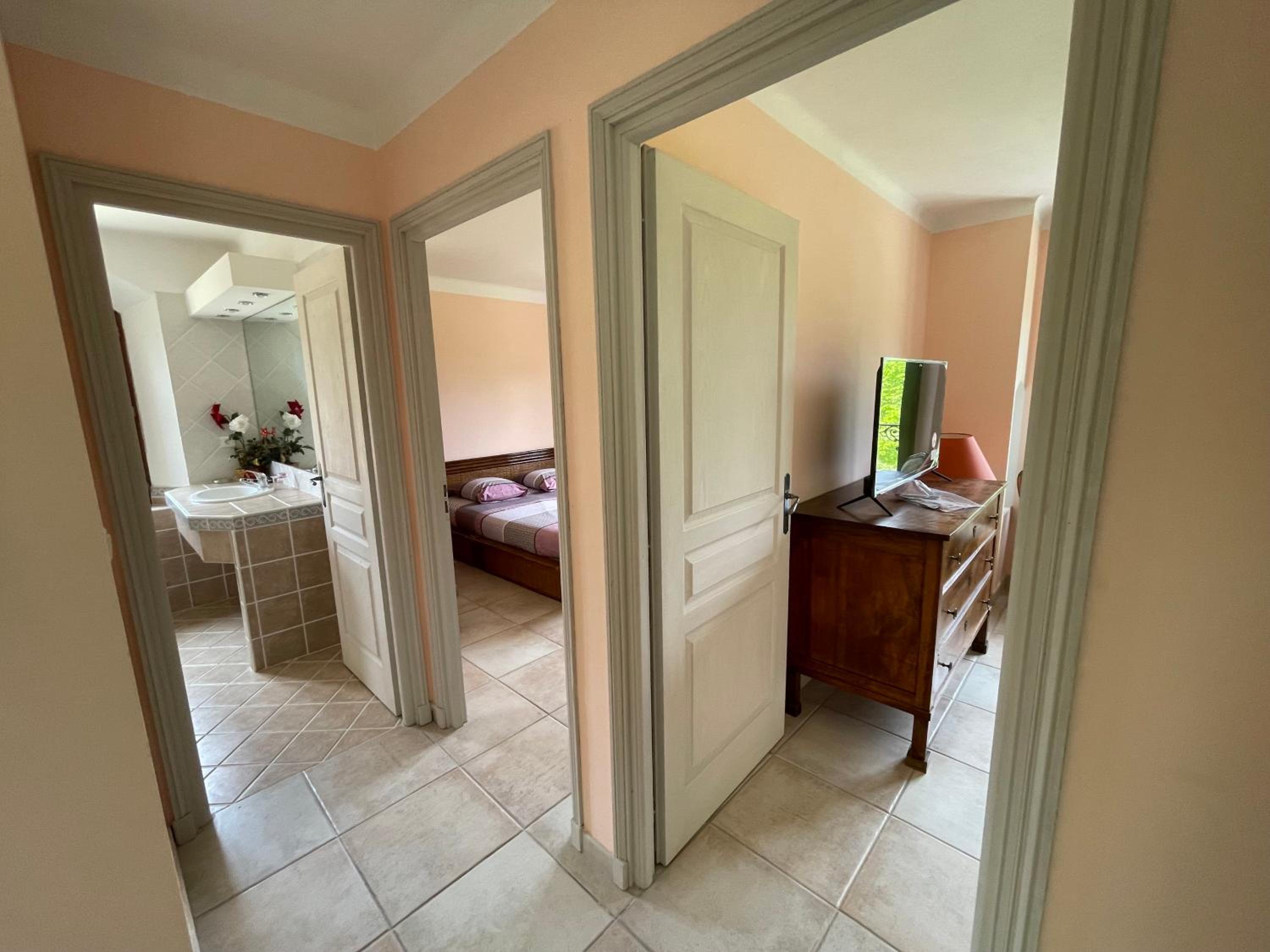Two-Bedroom Suite - Photo 1