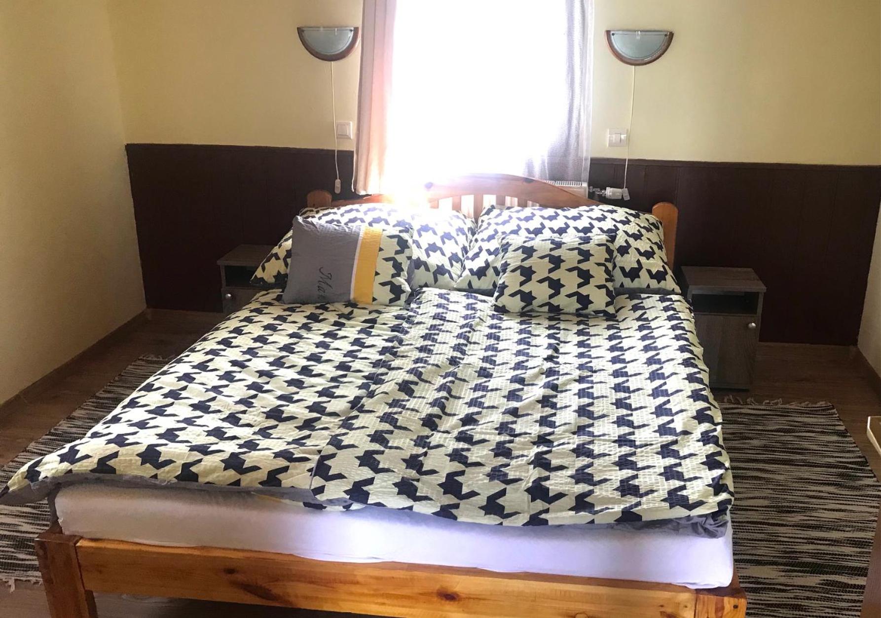 Standard Queen Room - Photo 1