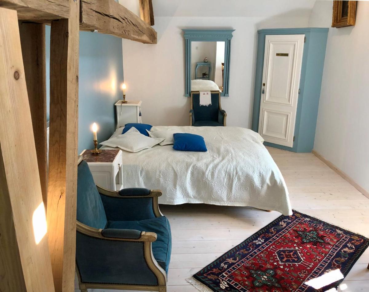 Double Room with Private Bathroom - Photo 1