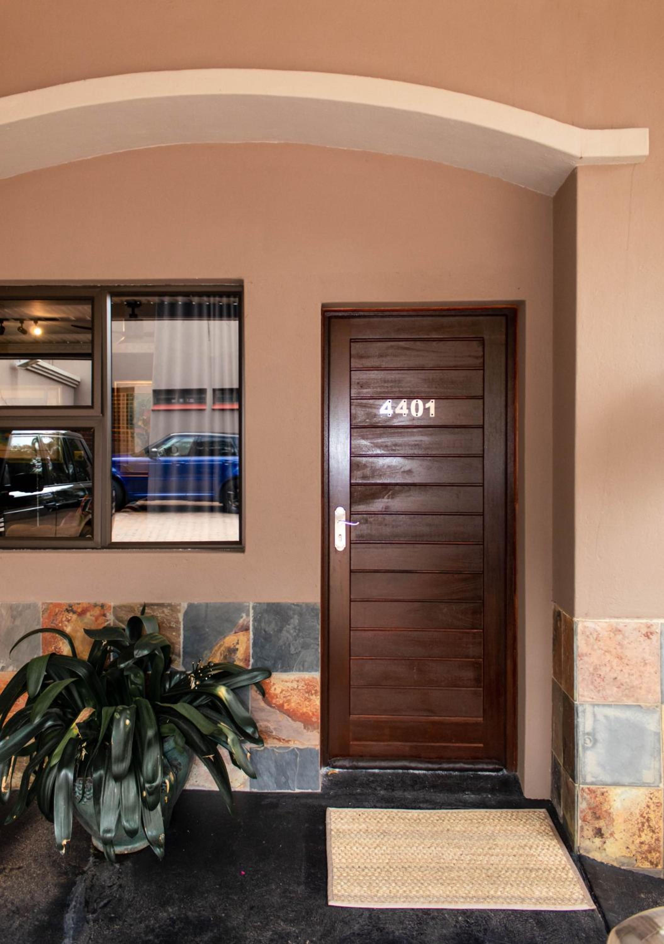 Deluxe King Suite - Photo 31