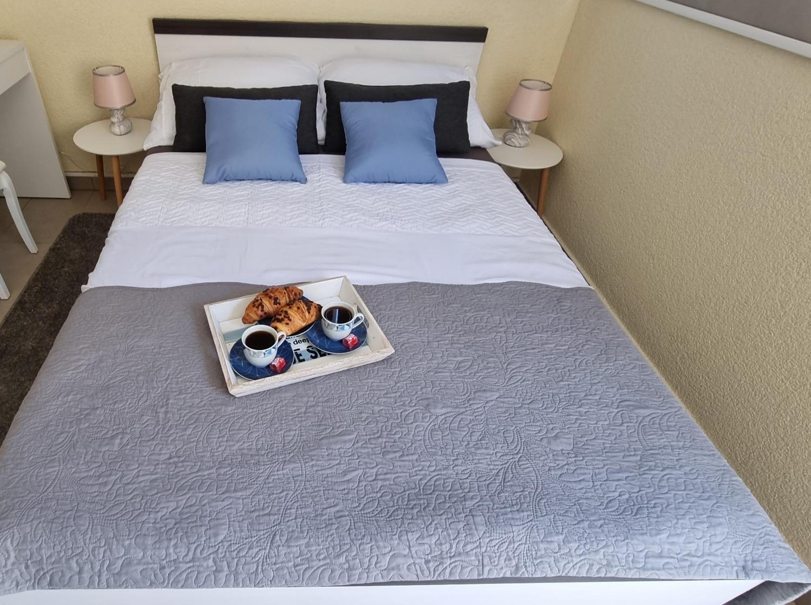 One-Bedroom Apartment - Photo 6