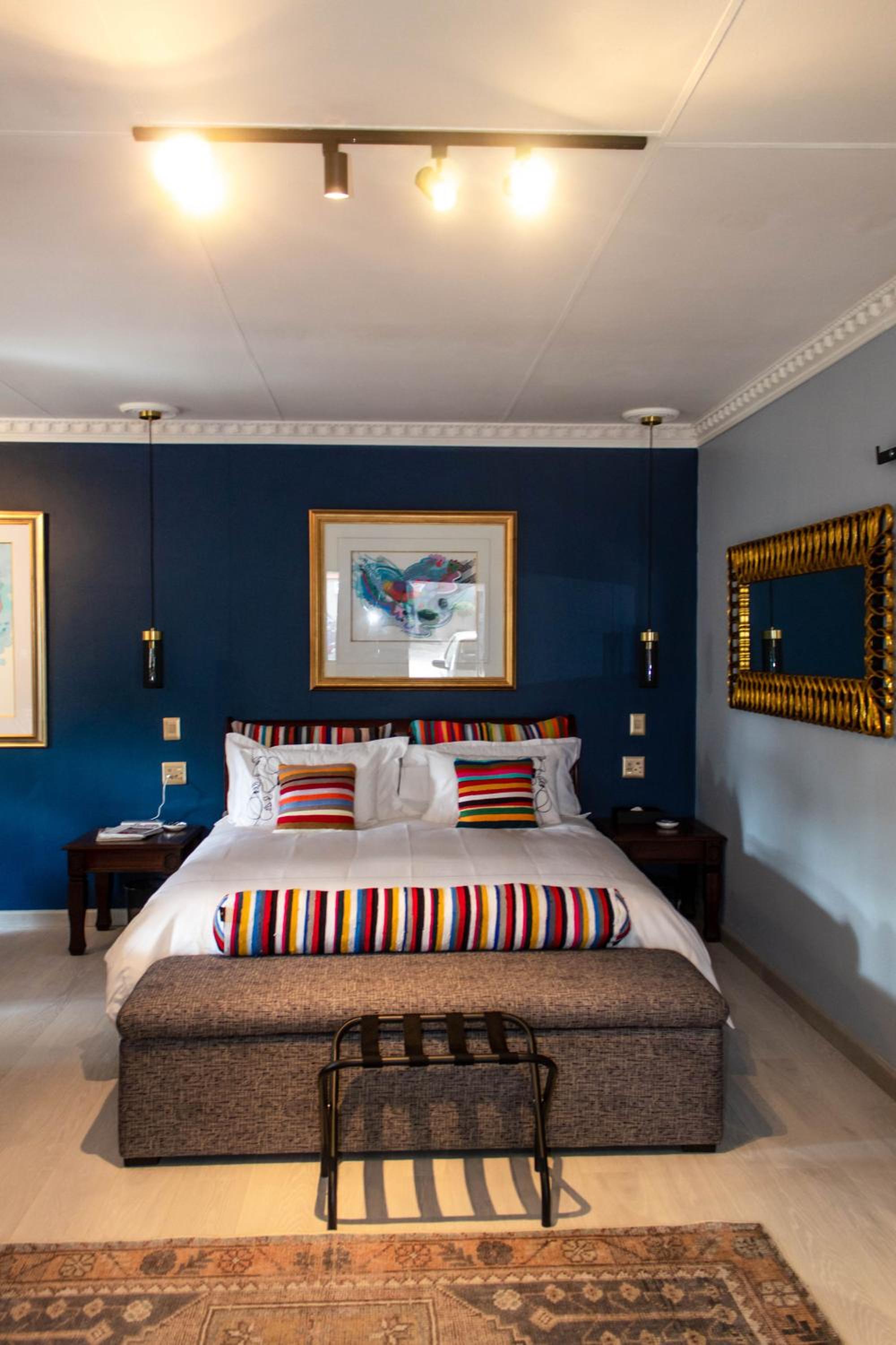 Deluxe King Suite - Photo 23