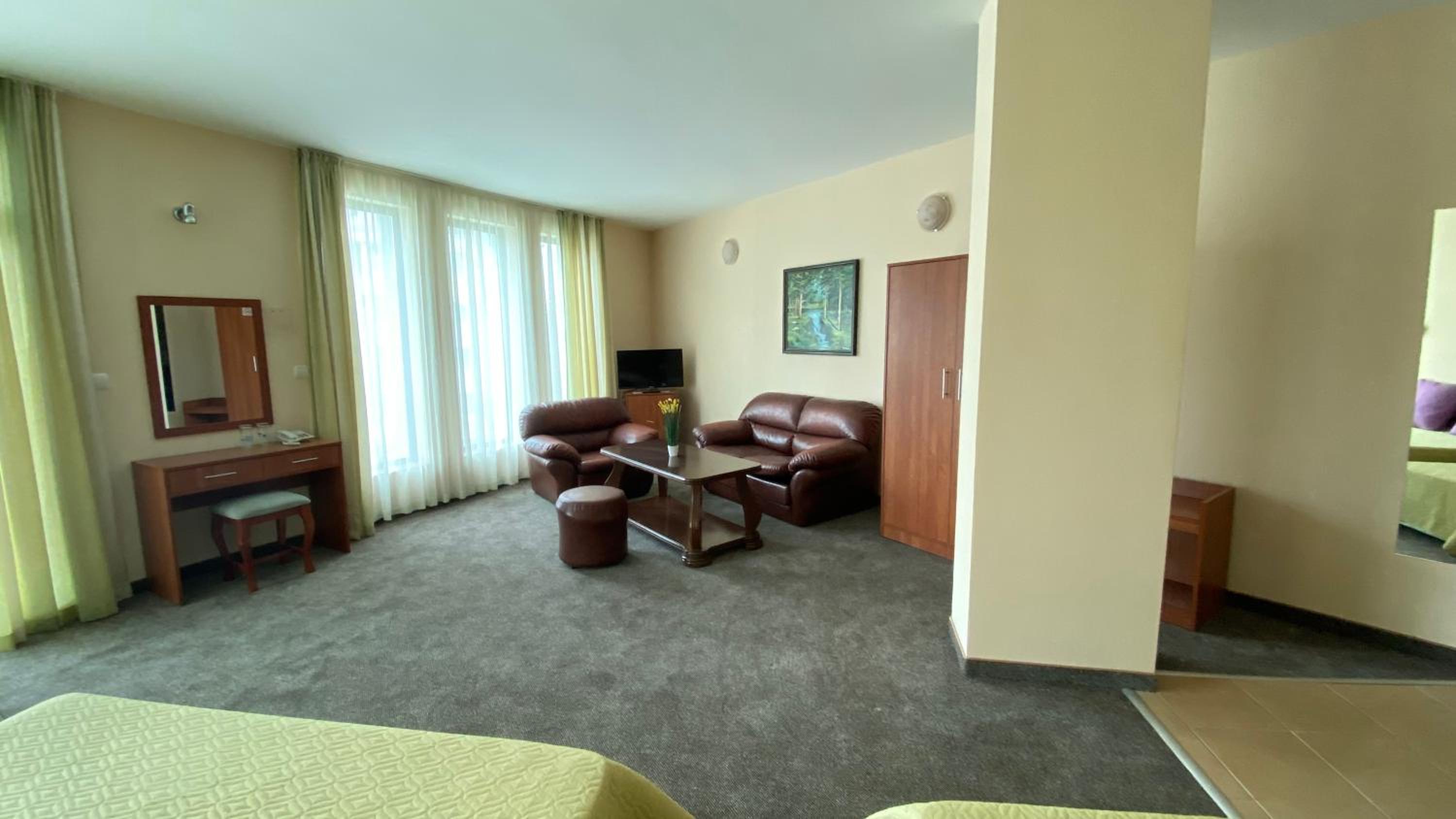 Family Room photo 3