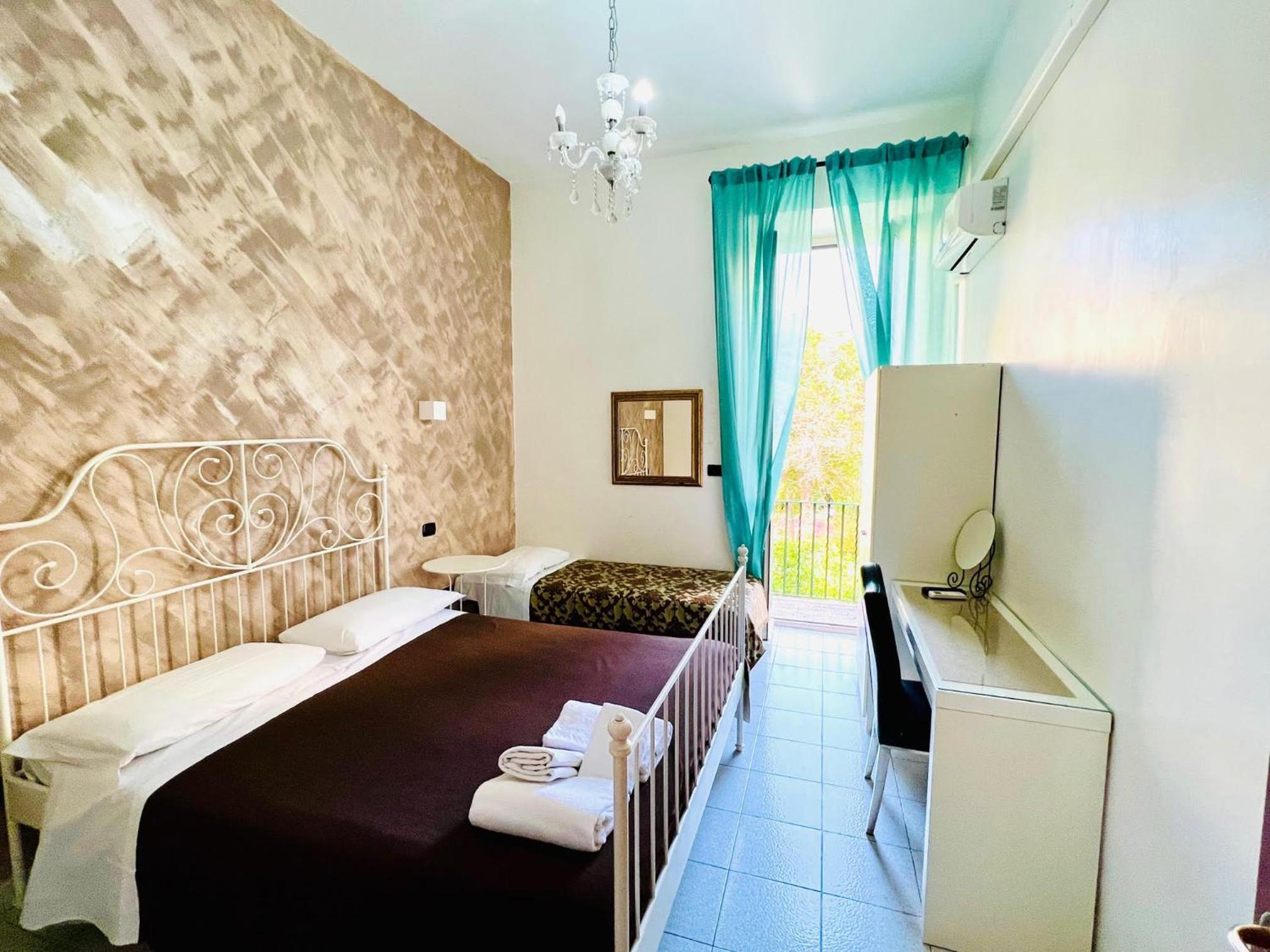 Triple Room with Balcony photo 3