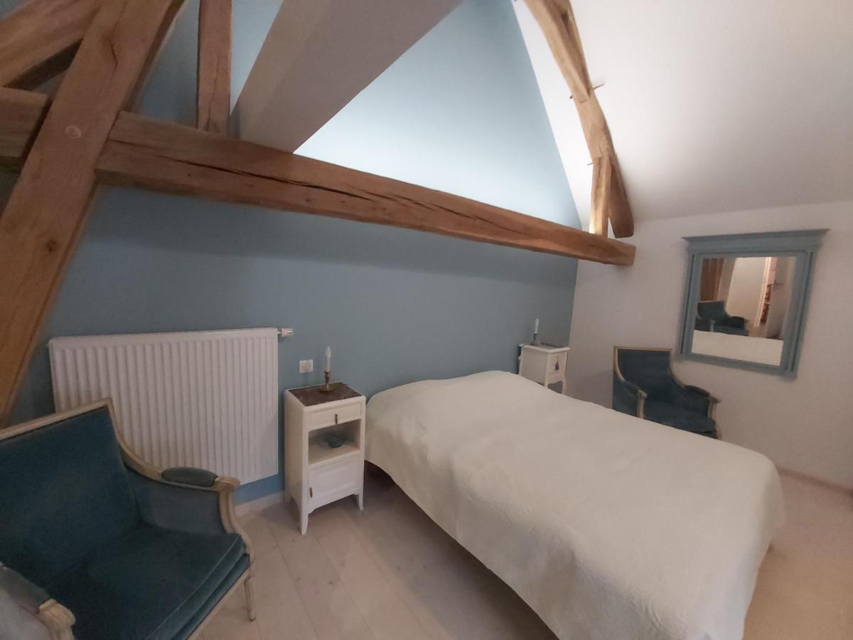Double Room with Private Bathroom - Photo 2