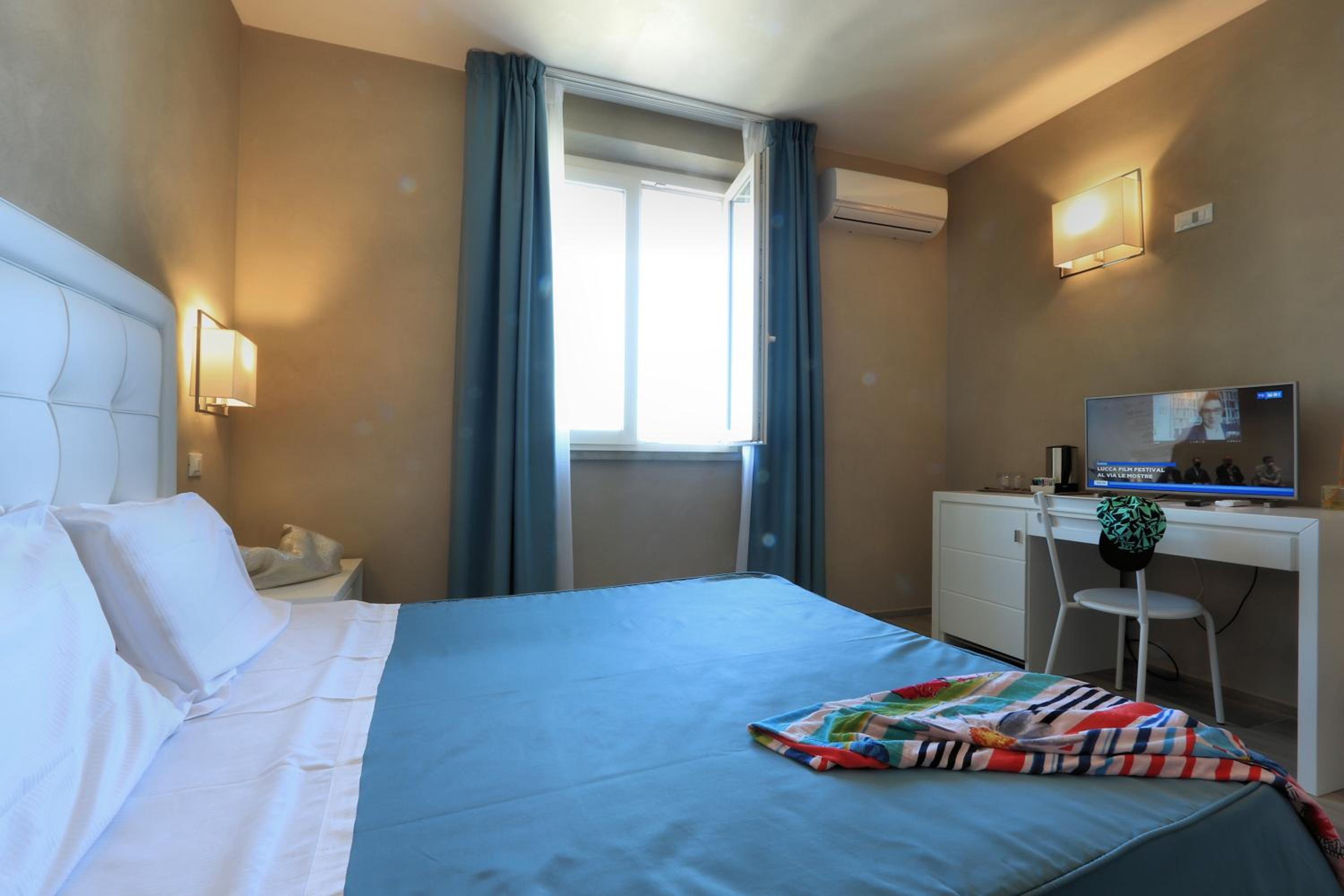 Double Room - Photo 4