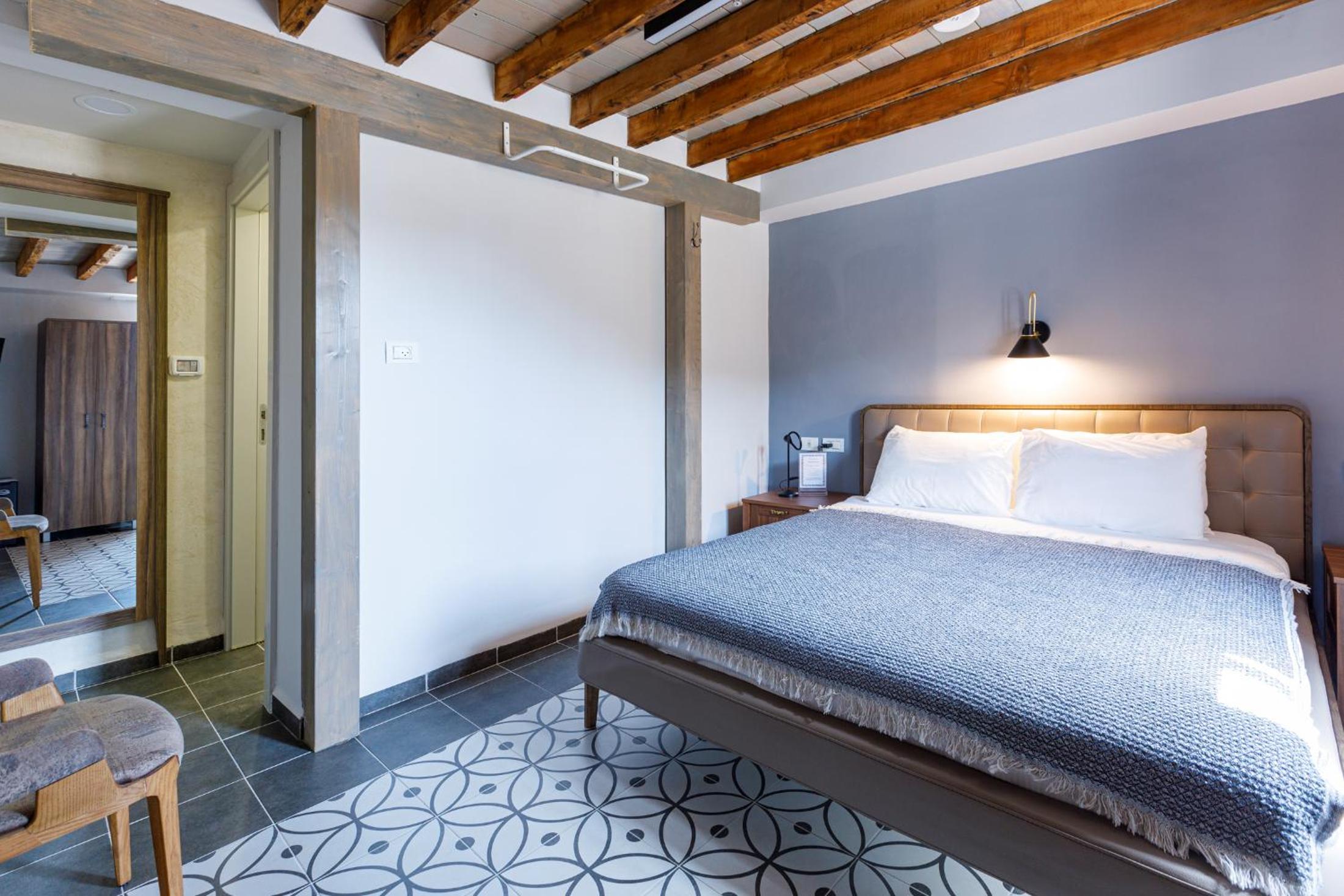 Classic Double Room - Photo 7