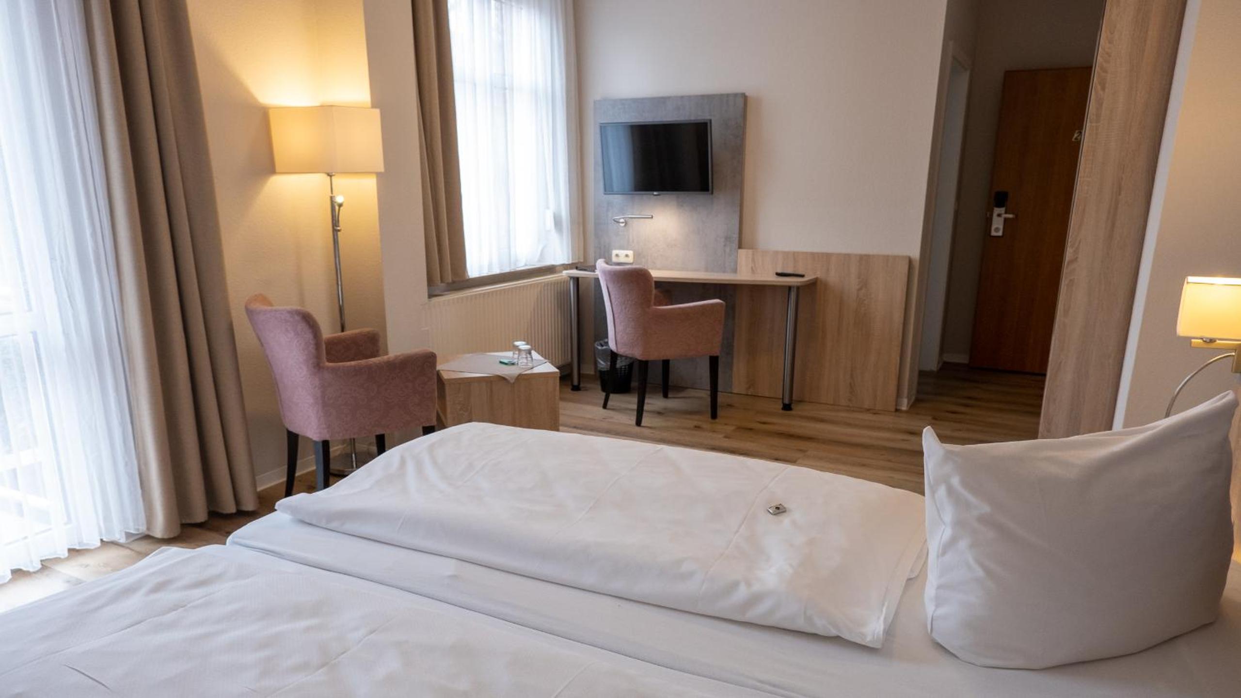 Double Room - Photo 5
