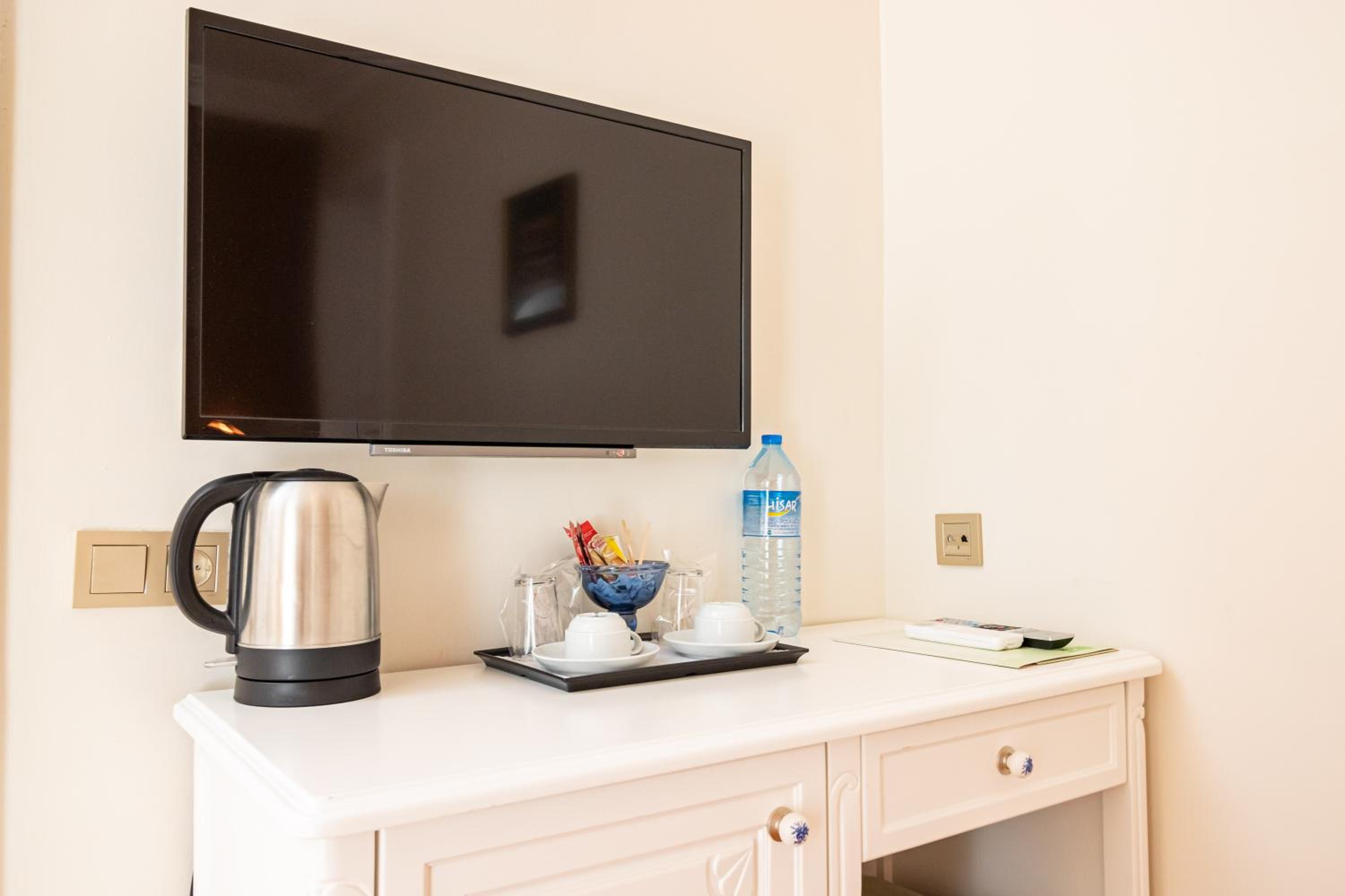 Connecting Exclusive Suite