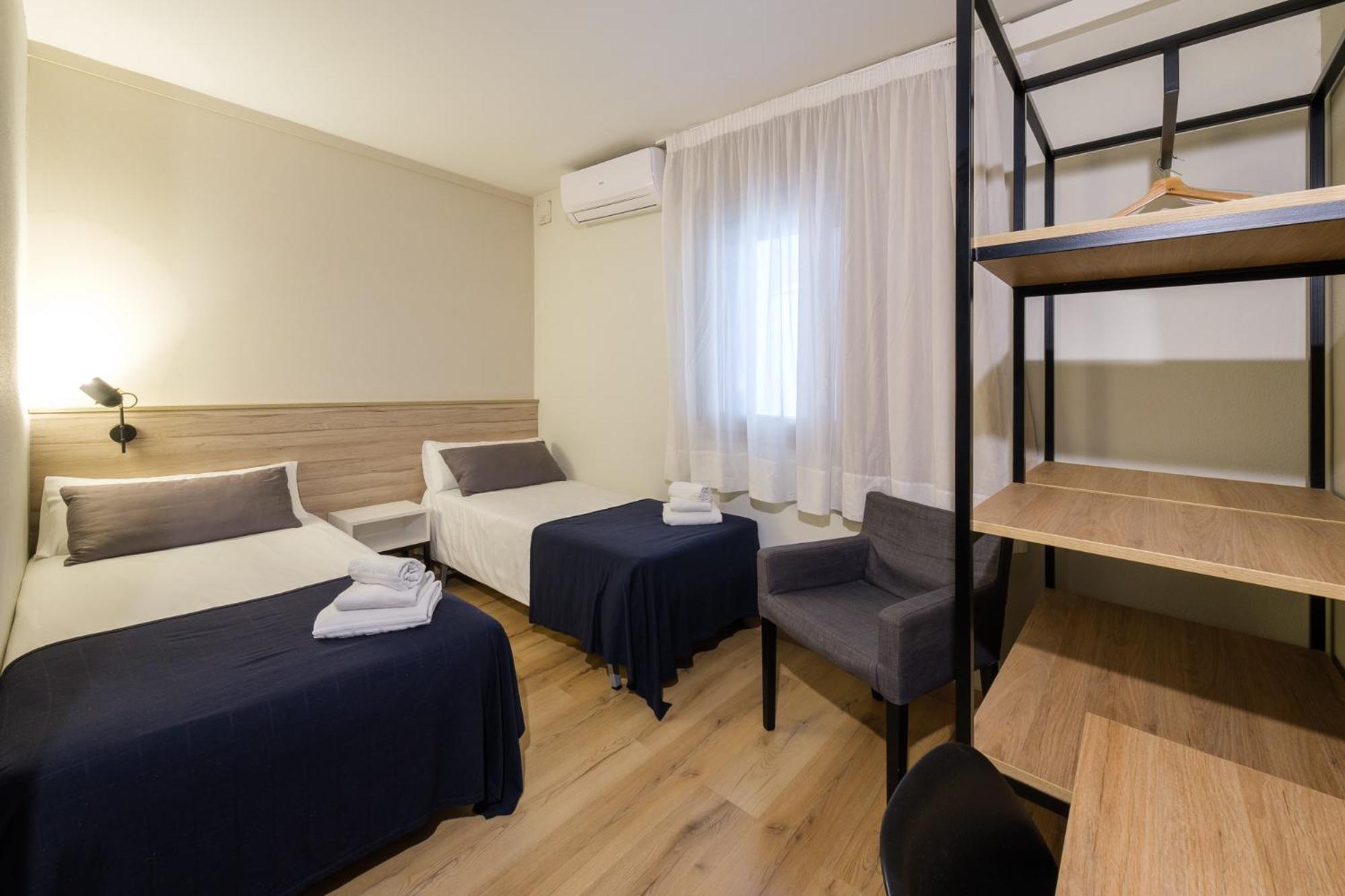 Double or Twin Room - Photo 9