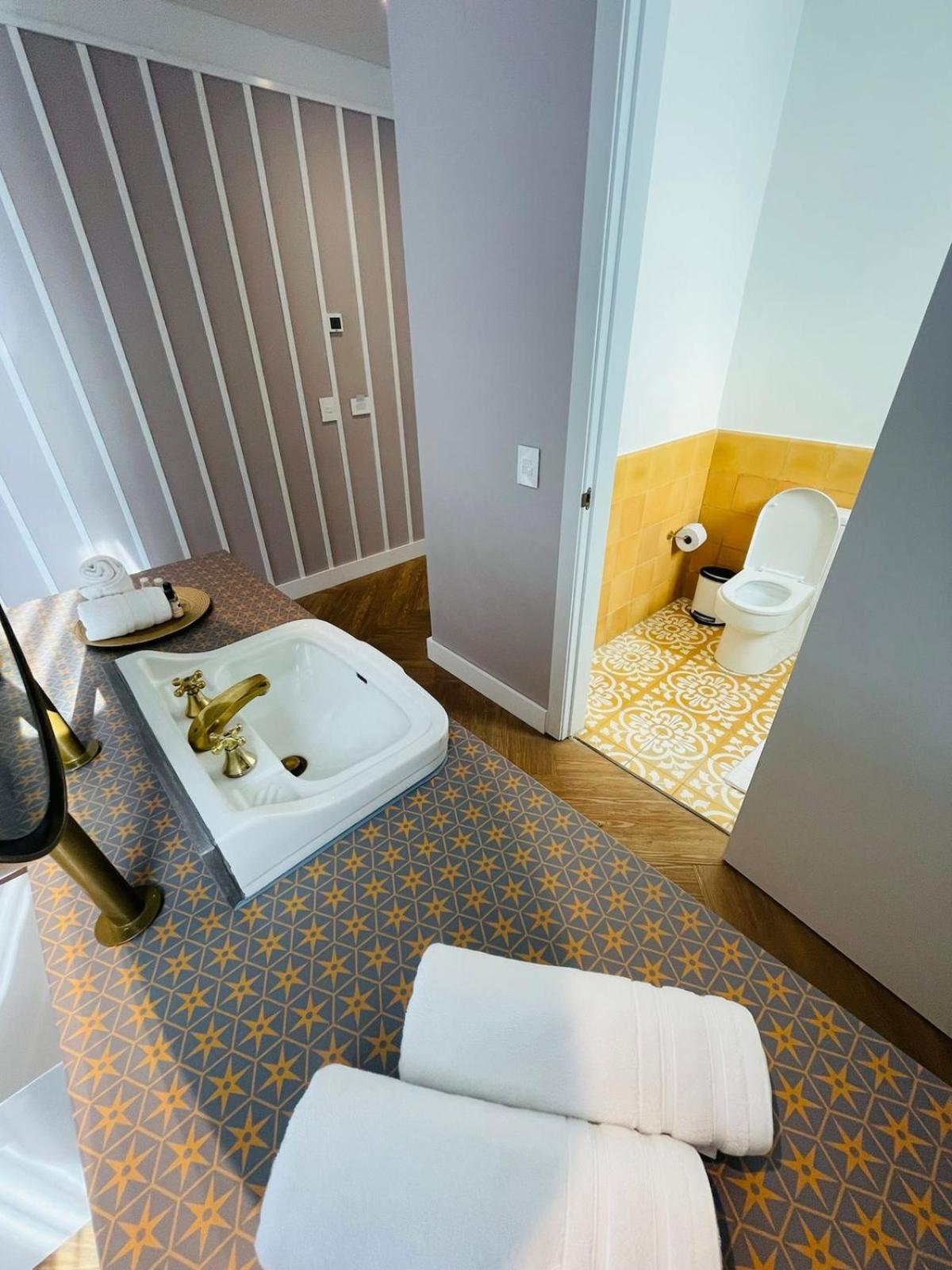 1 King Bed - Photo 5