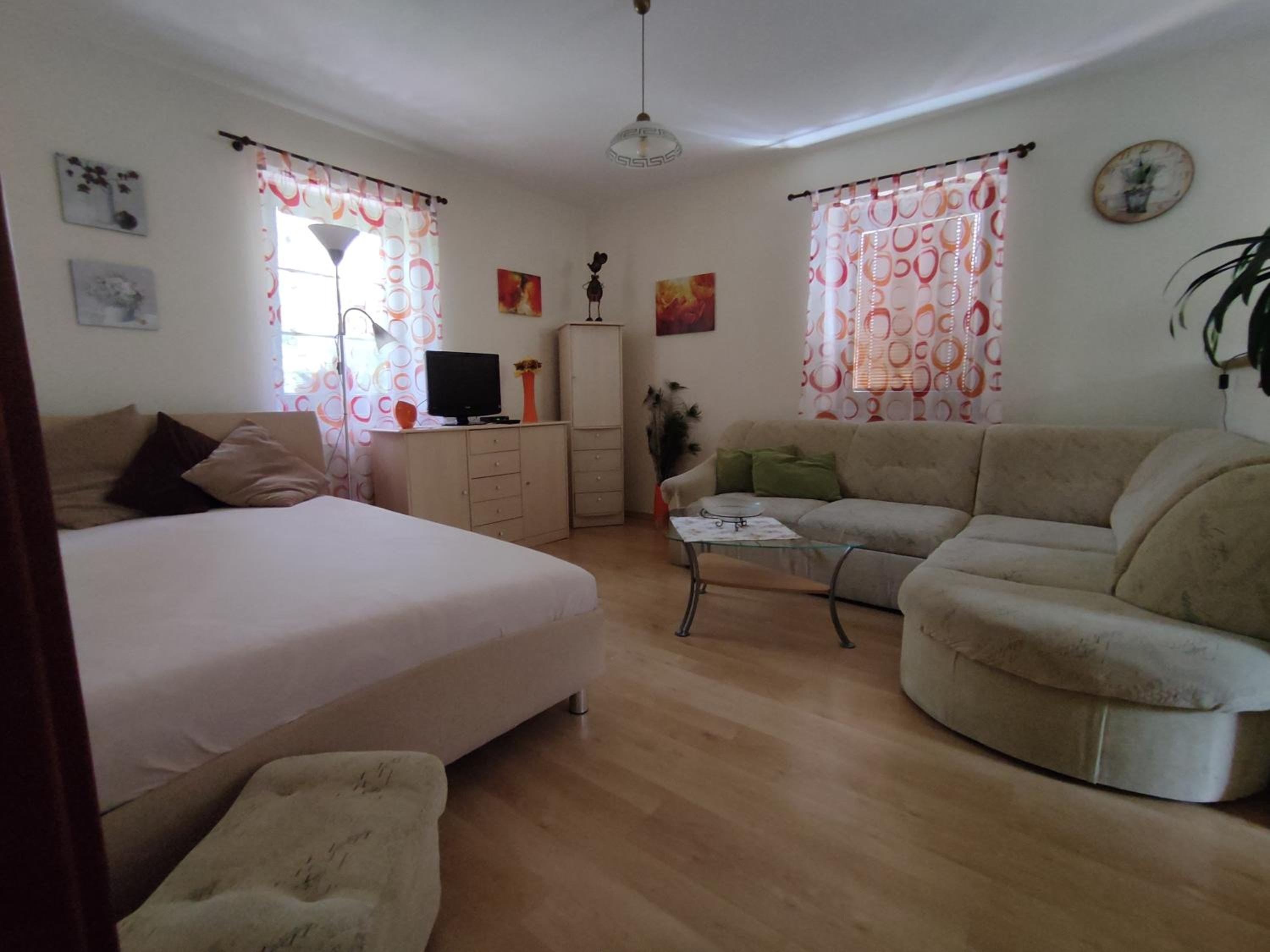Apartment photo 1