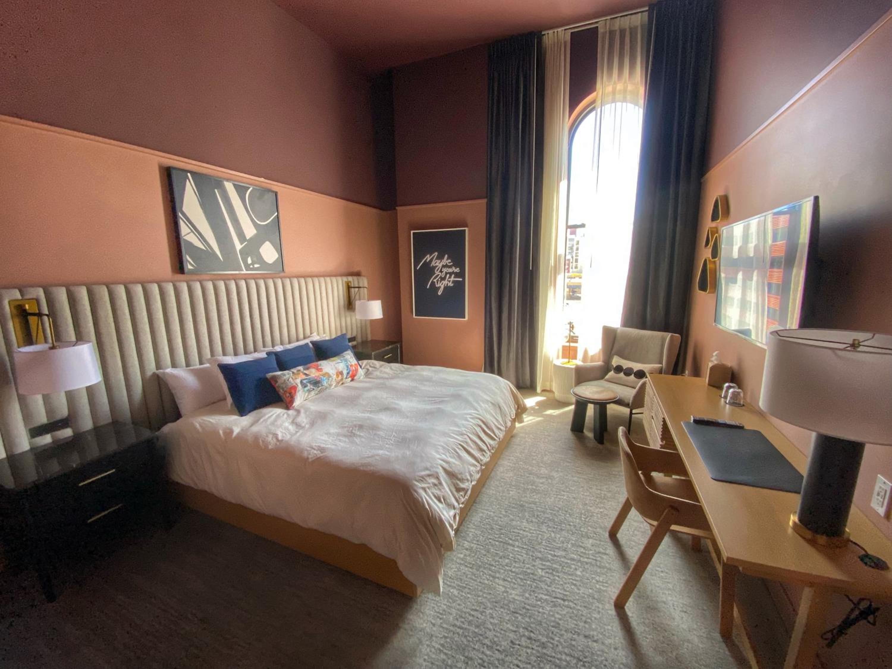 Deluxe King Suite