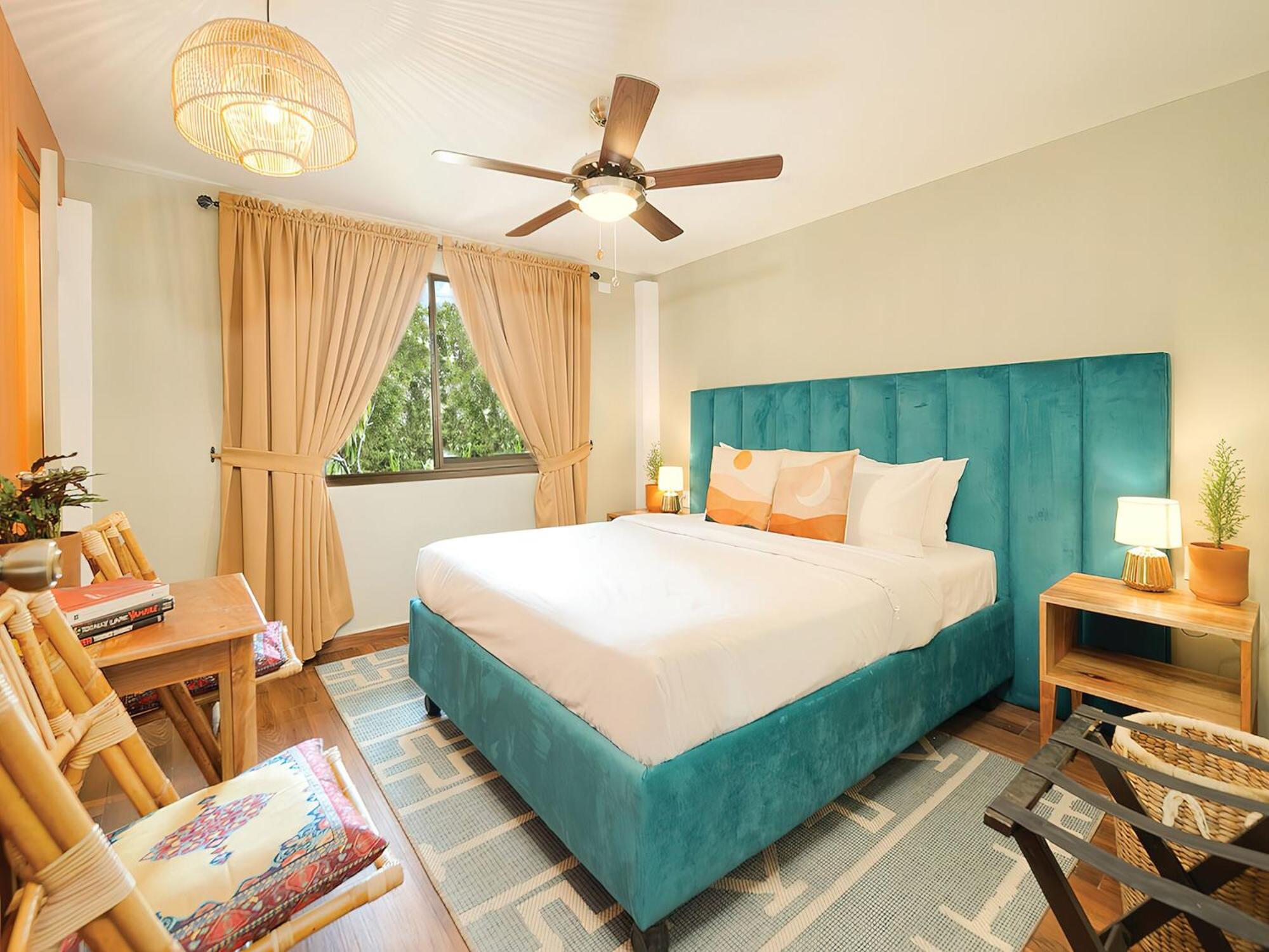 Standard Queen Room