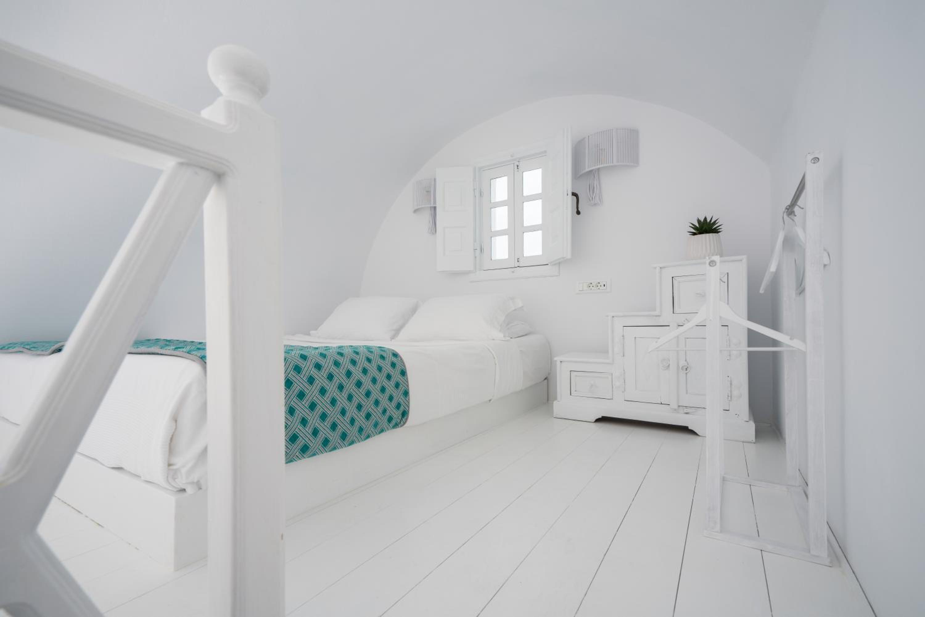 Turquoise 3 Bedroom Sunset & Sea View Villa with Private Pool & Hot Tub