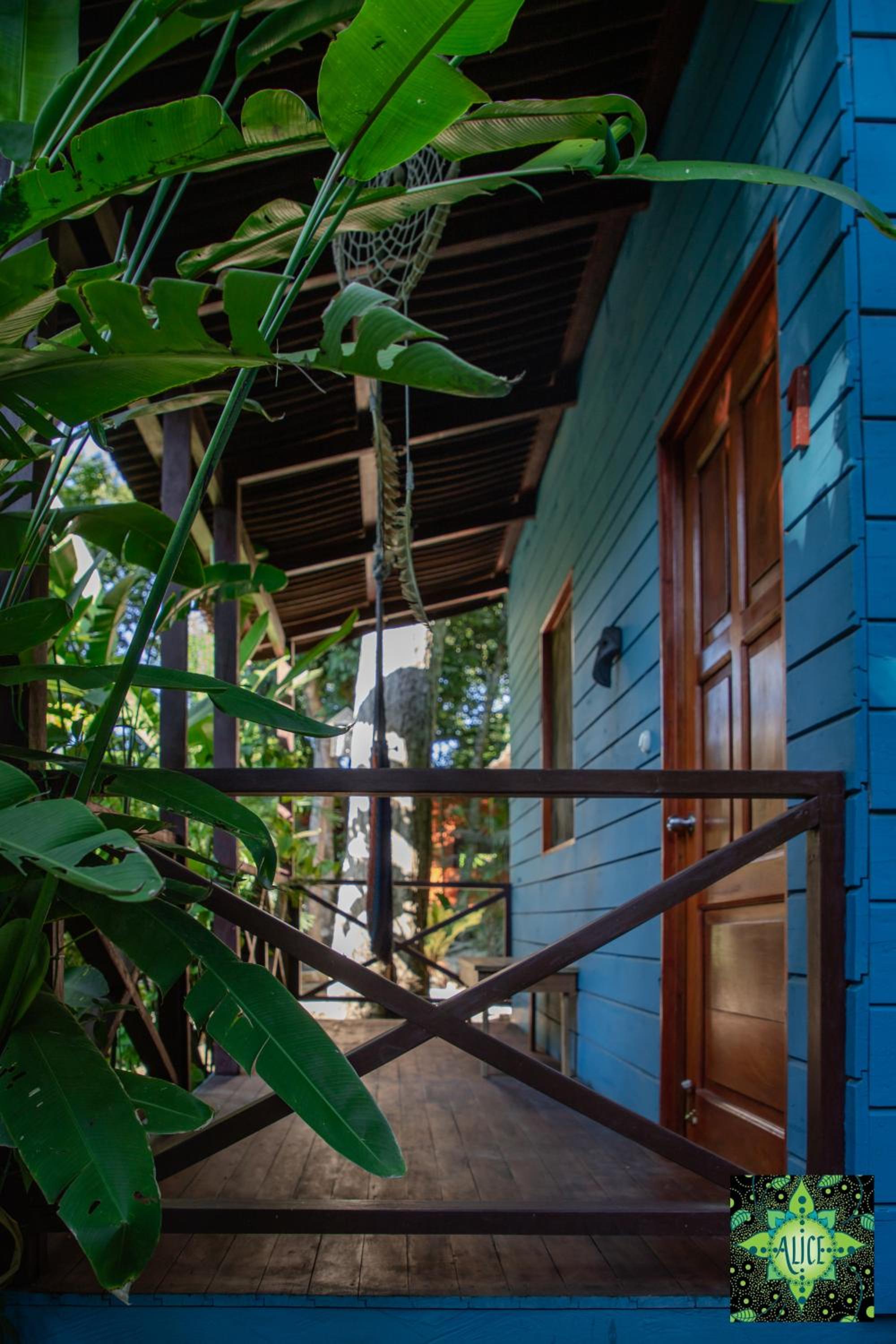 Bungalow with Garden View photo 3