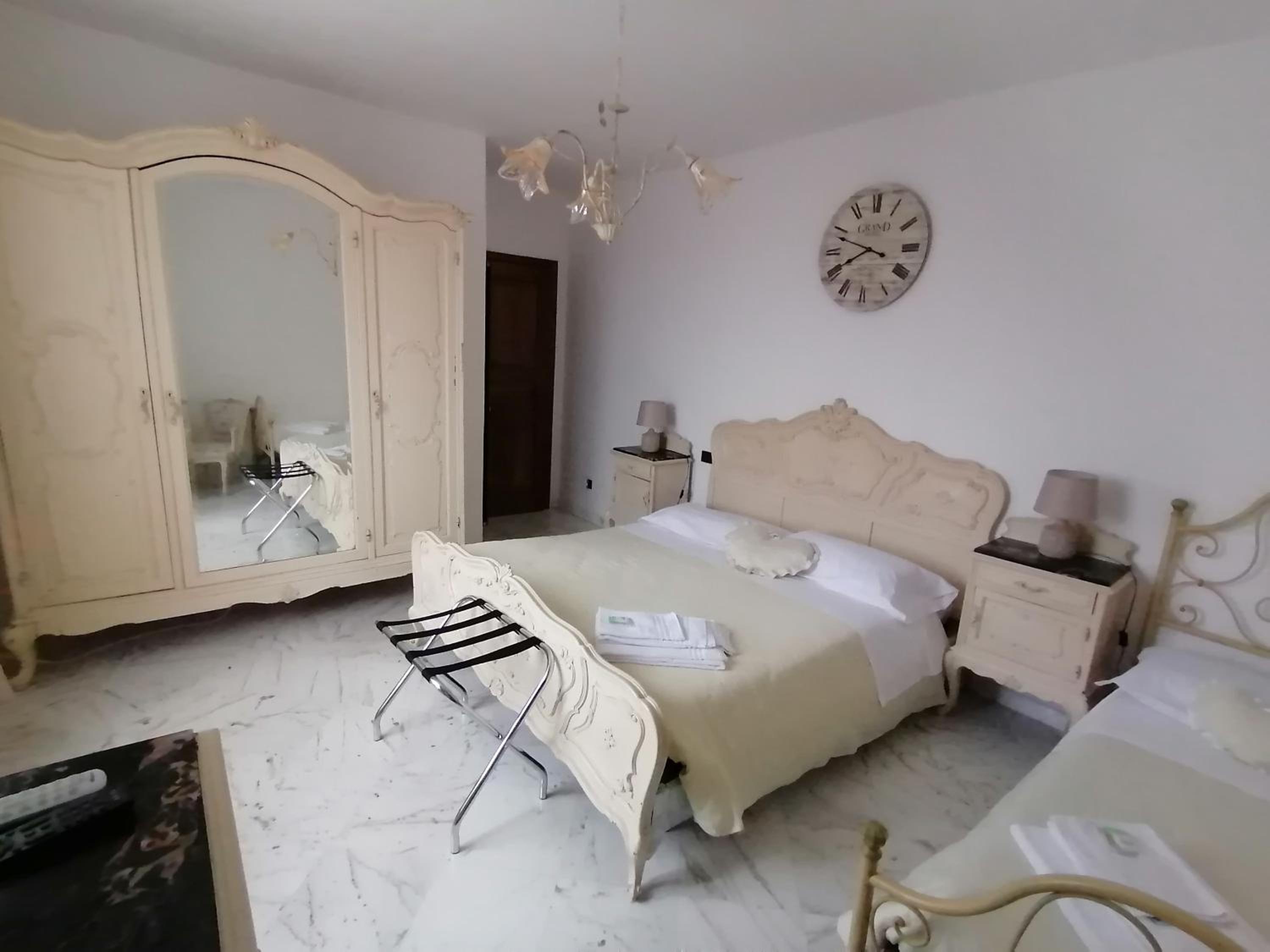 Deluxe Triple Room - Photo 2