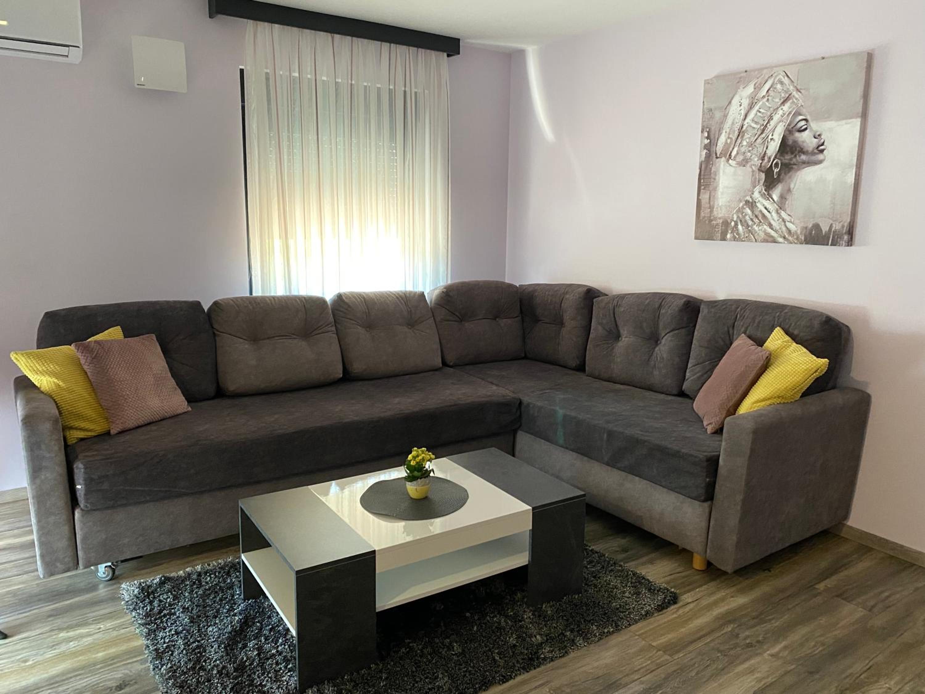 Apartment with Balcony photo 3