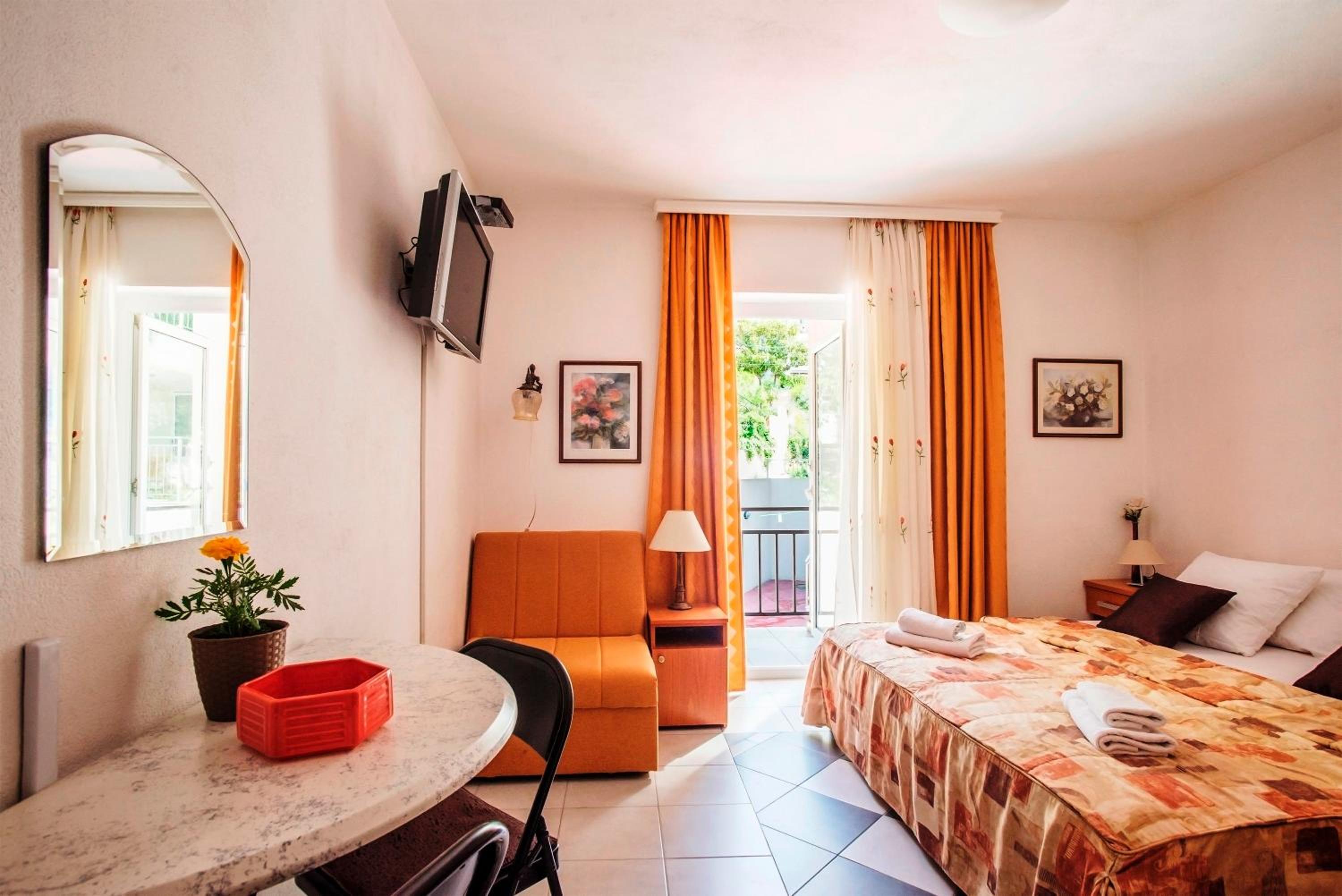 Studio Apartment with balcony (3 adults) photo 1