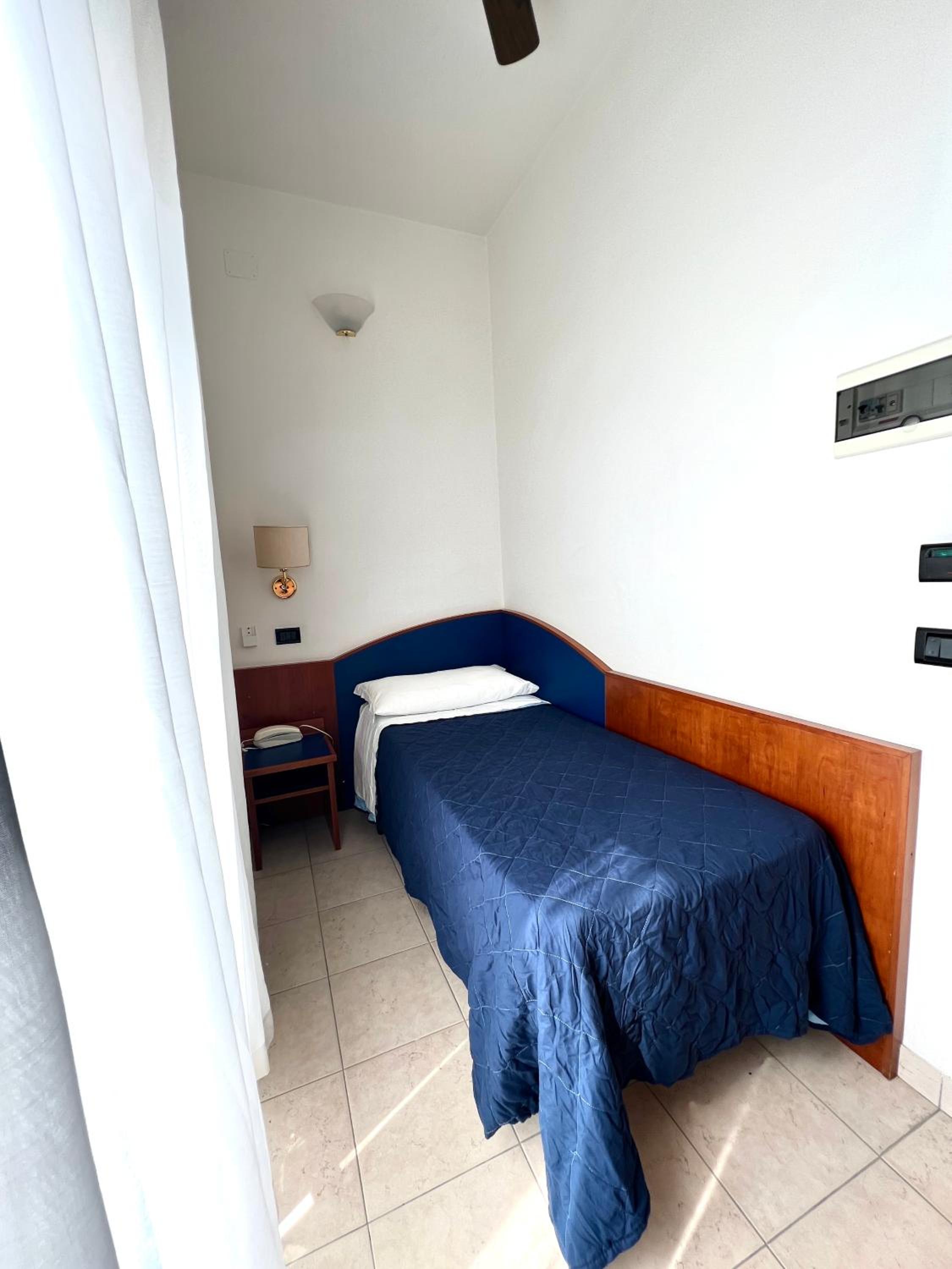 Single Room photo 1