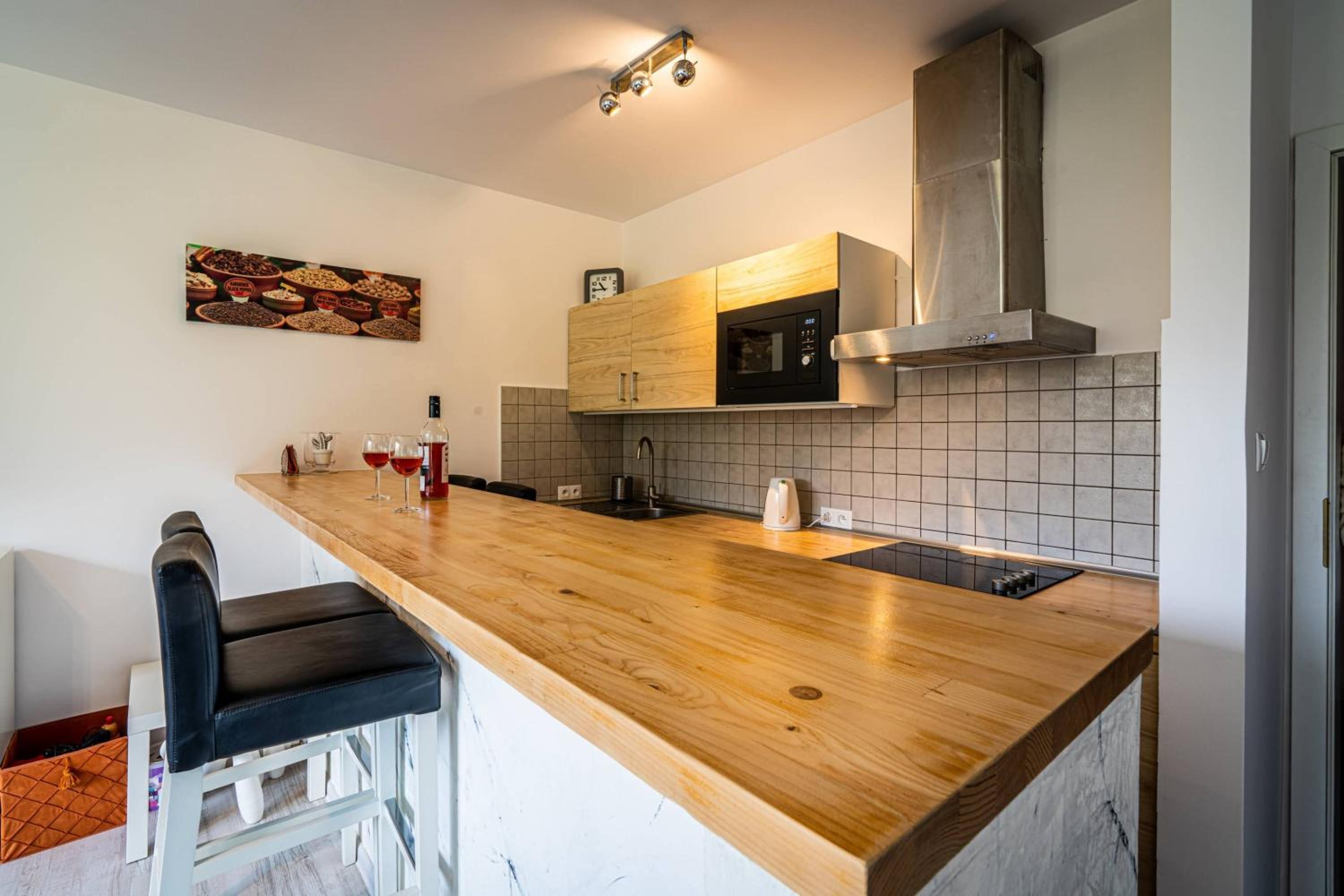 Studio Apartment - Photo 47
