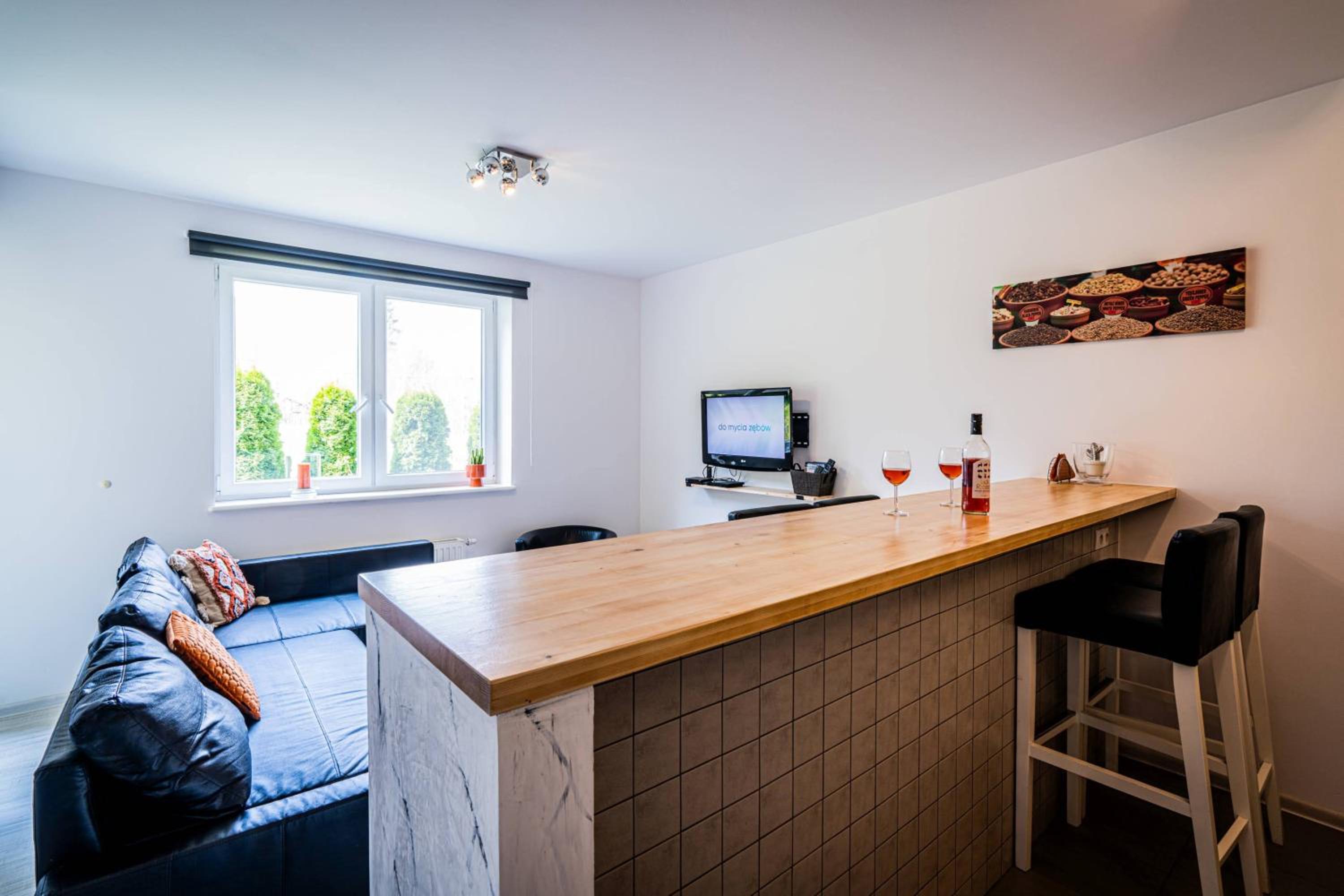 Studio Apartment - Photo 36