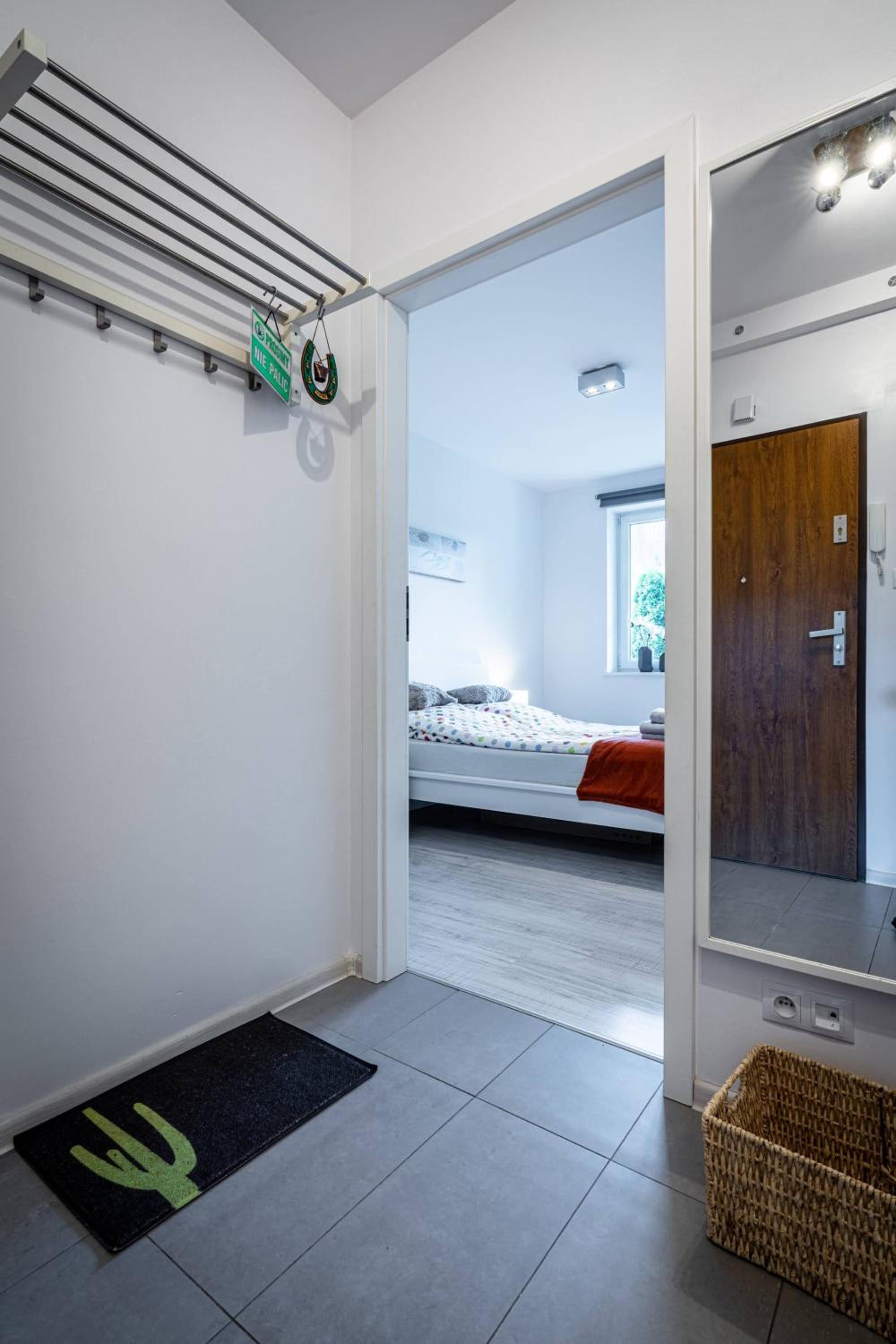 Studio Apartment - Photo 35