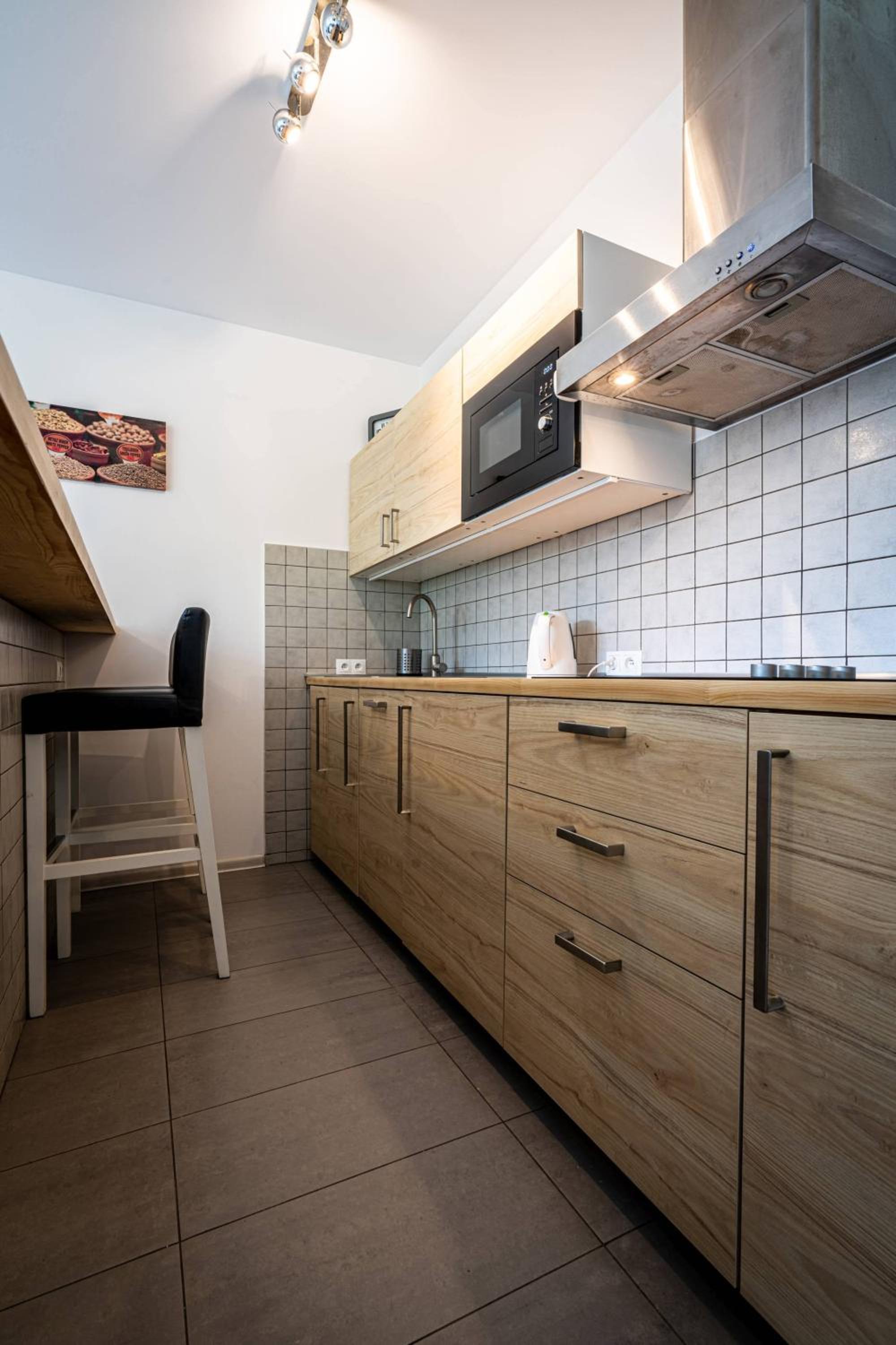 Studio Apartment - Photo 32