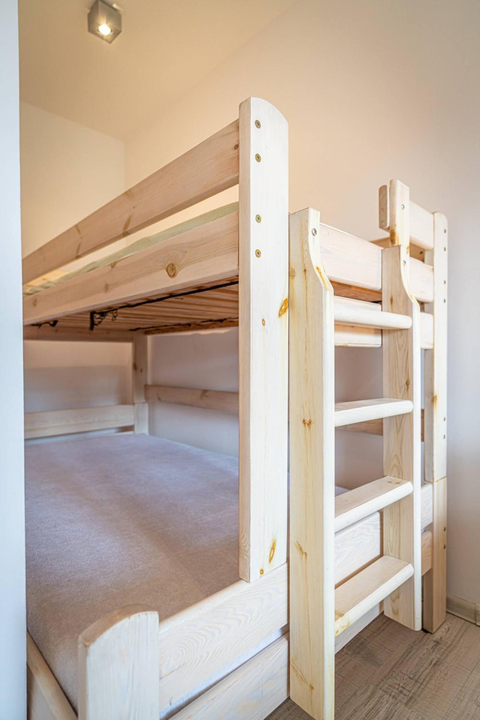 Studio Apartment - Photo 22
