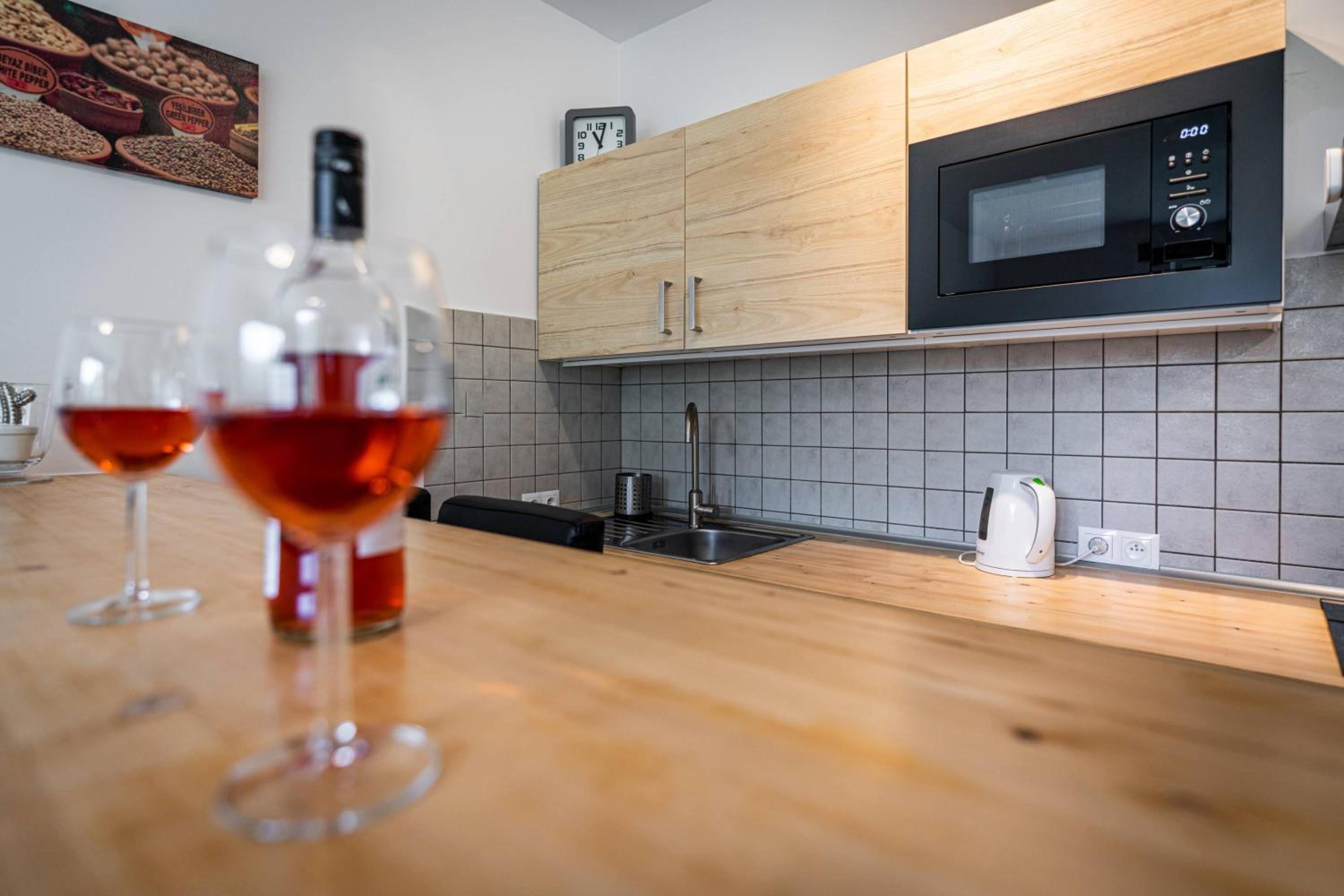 Studio Apartment - Photo 20
