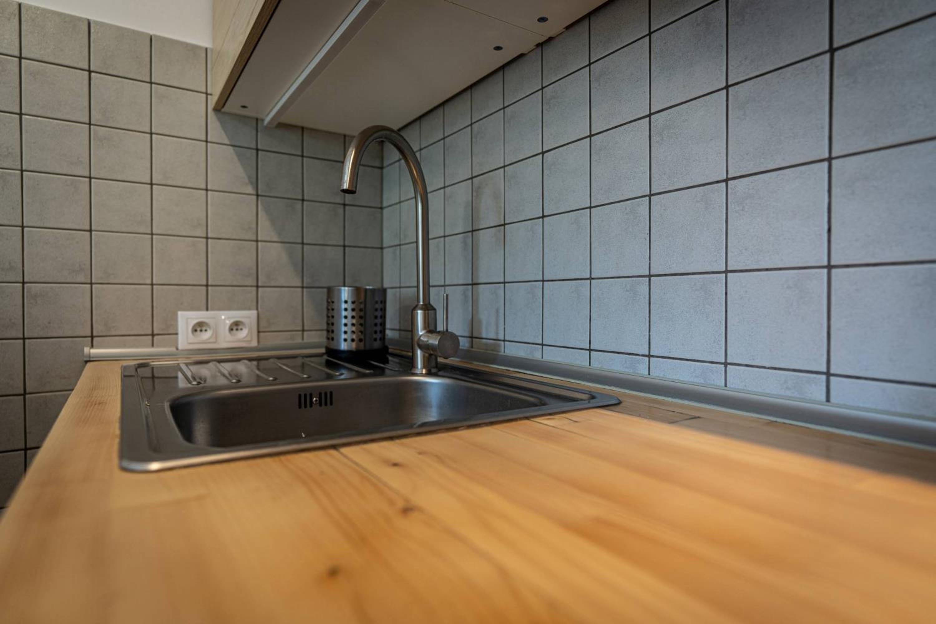 Studio Apartment - Photo 17