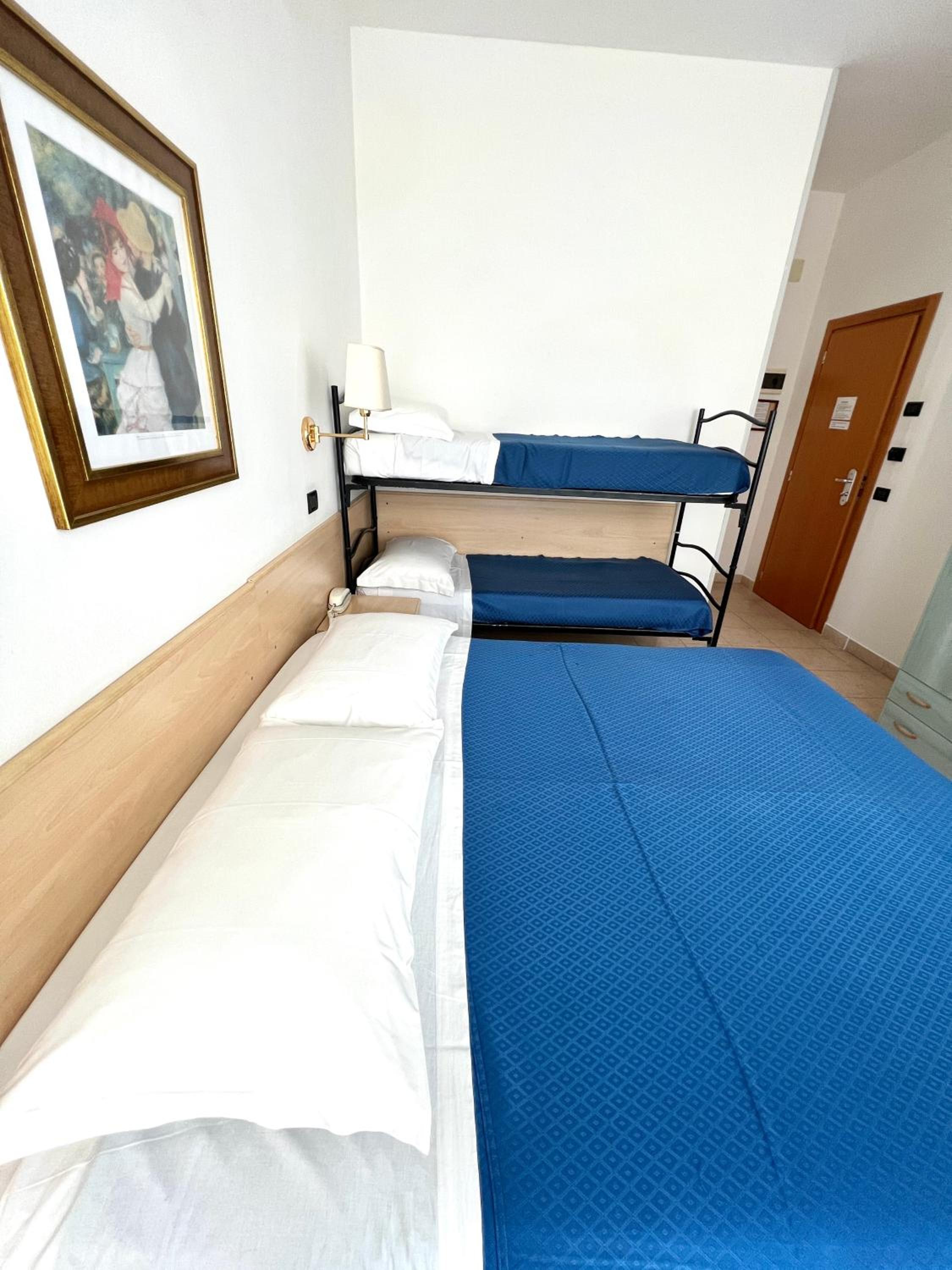 Quadruple Room with Sea View photo 1
