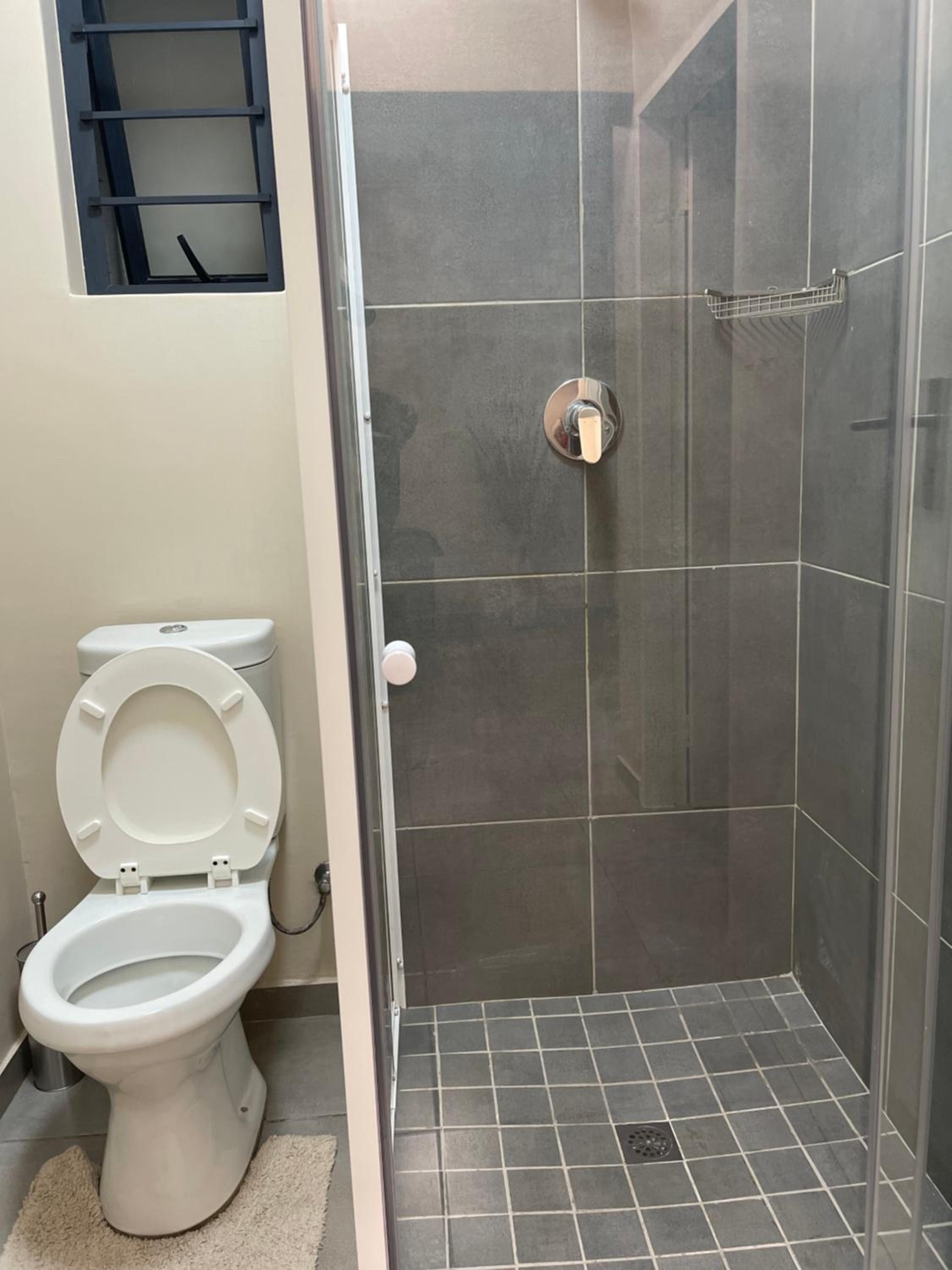Two-Bedroom Apartment - Photo 24