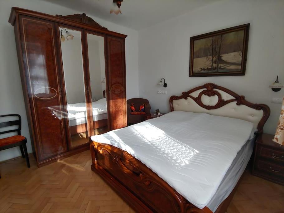 Three-Bedroom Apartment - Photo 1