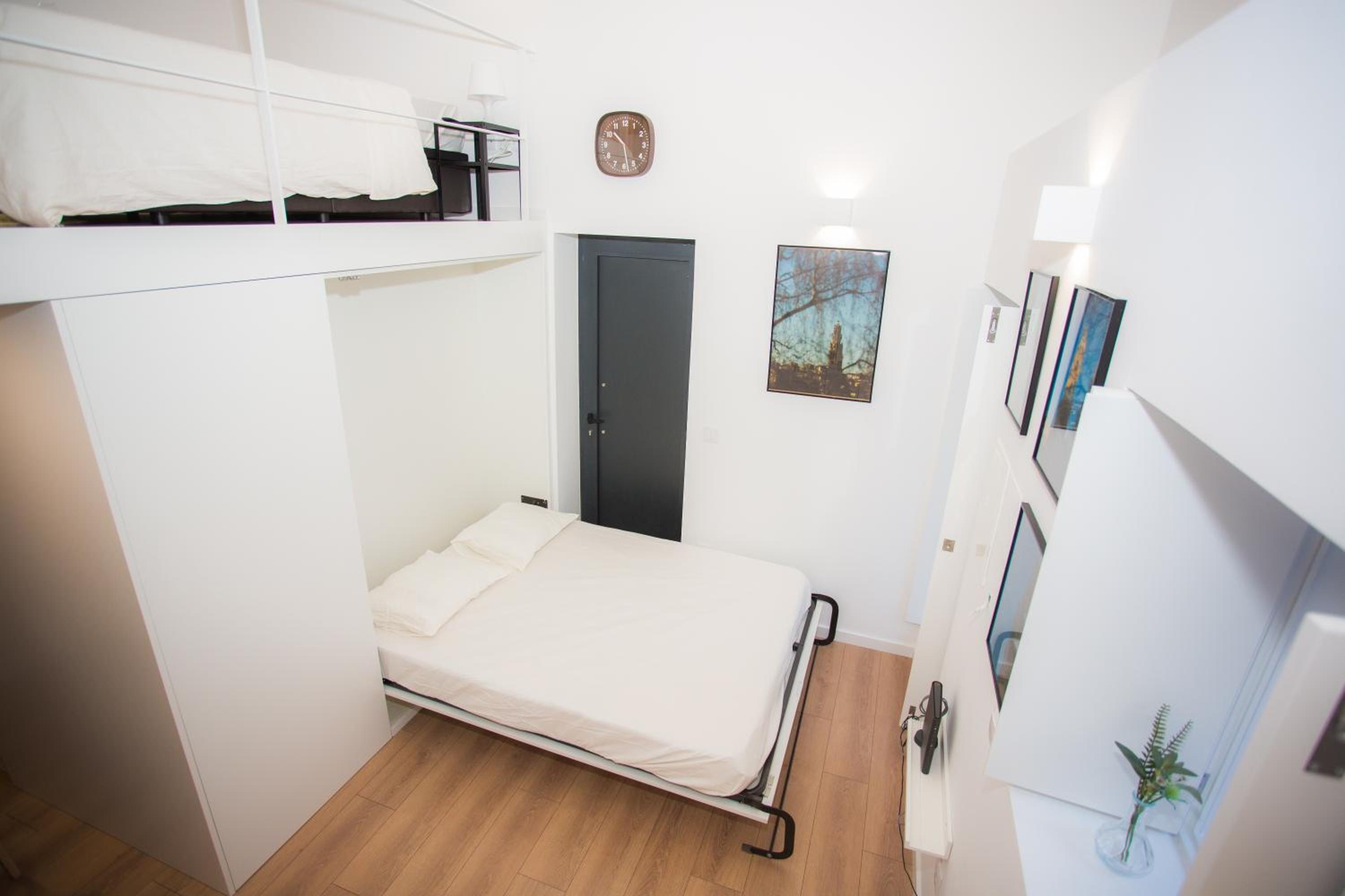 One-Bedroom House - Photo 6
