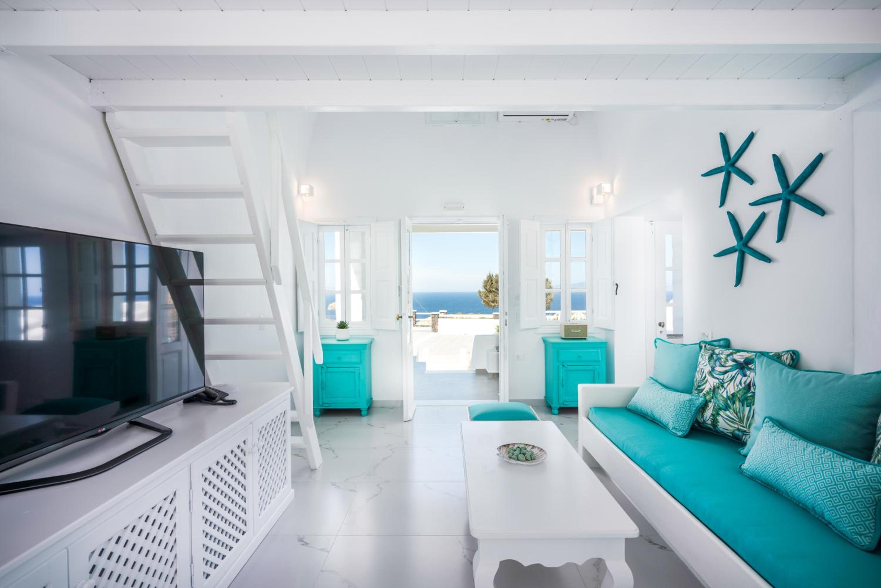 Emerald 3 Bedroom Sunset & Sea View Villa with Private Pool & Hot Tub