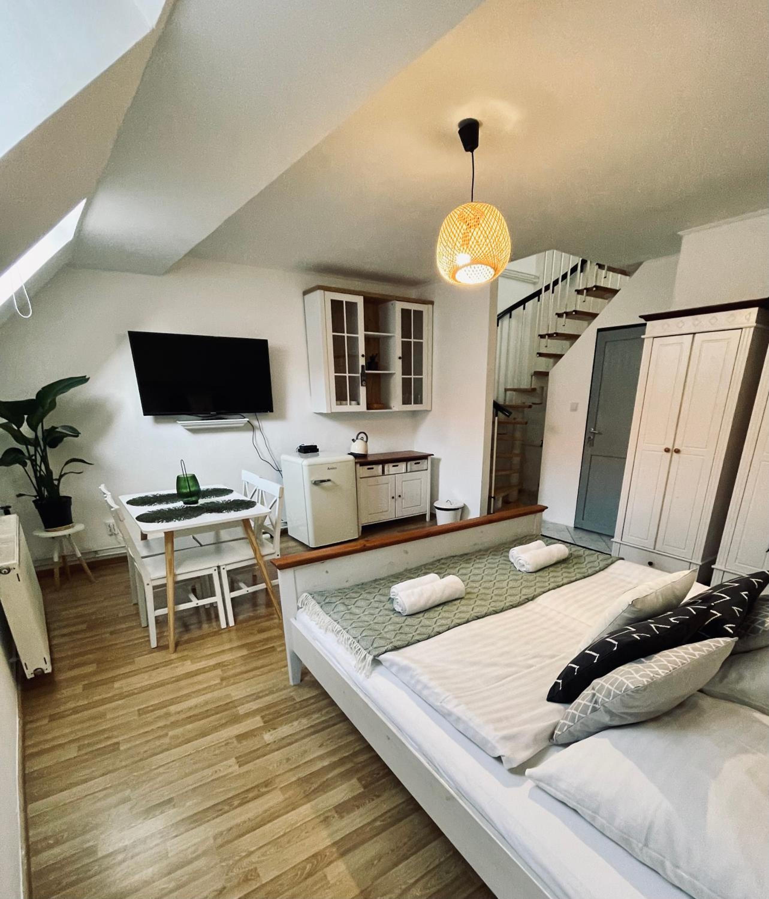 Duplex Suite - Photo 4