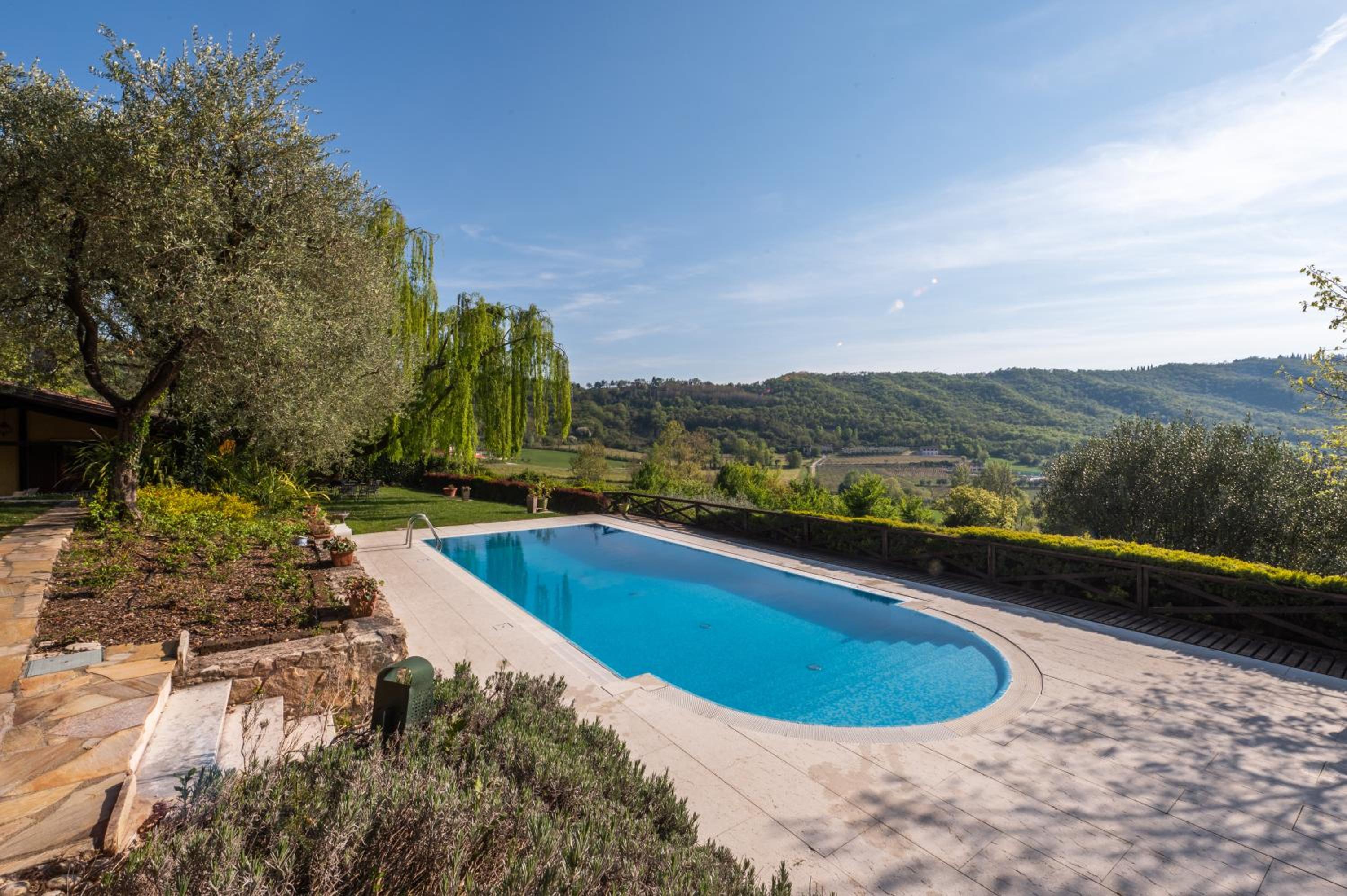 Villa photo 2