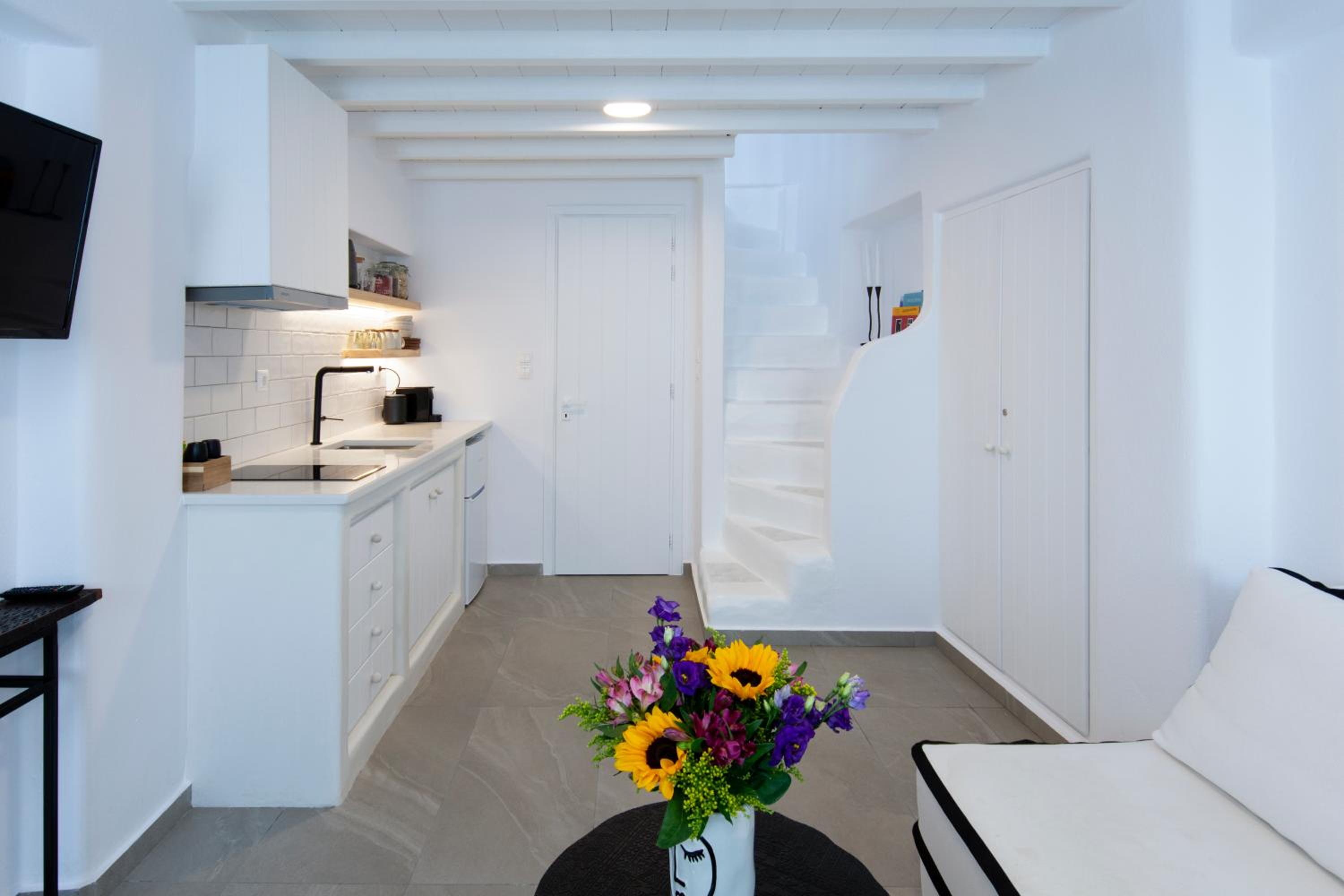 One-Bedroom Apartment - Photo 4