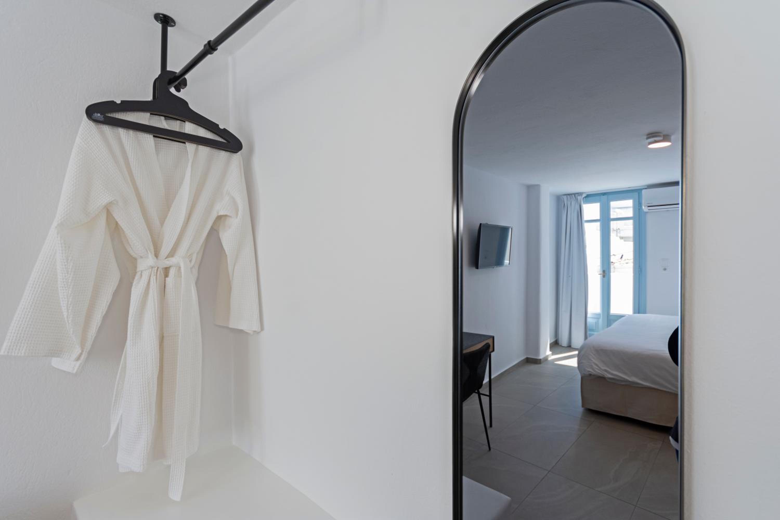 One-Bedroom Apartment - Photo 15
